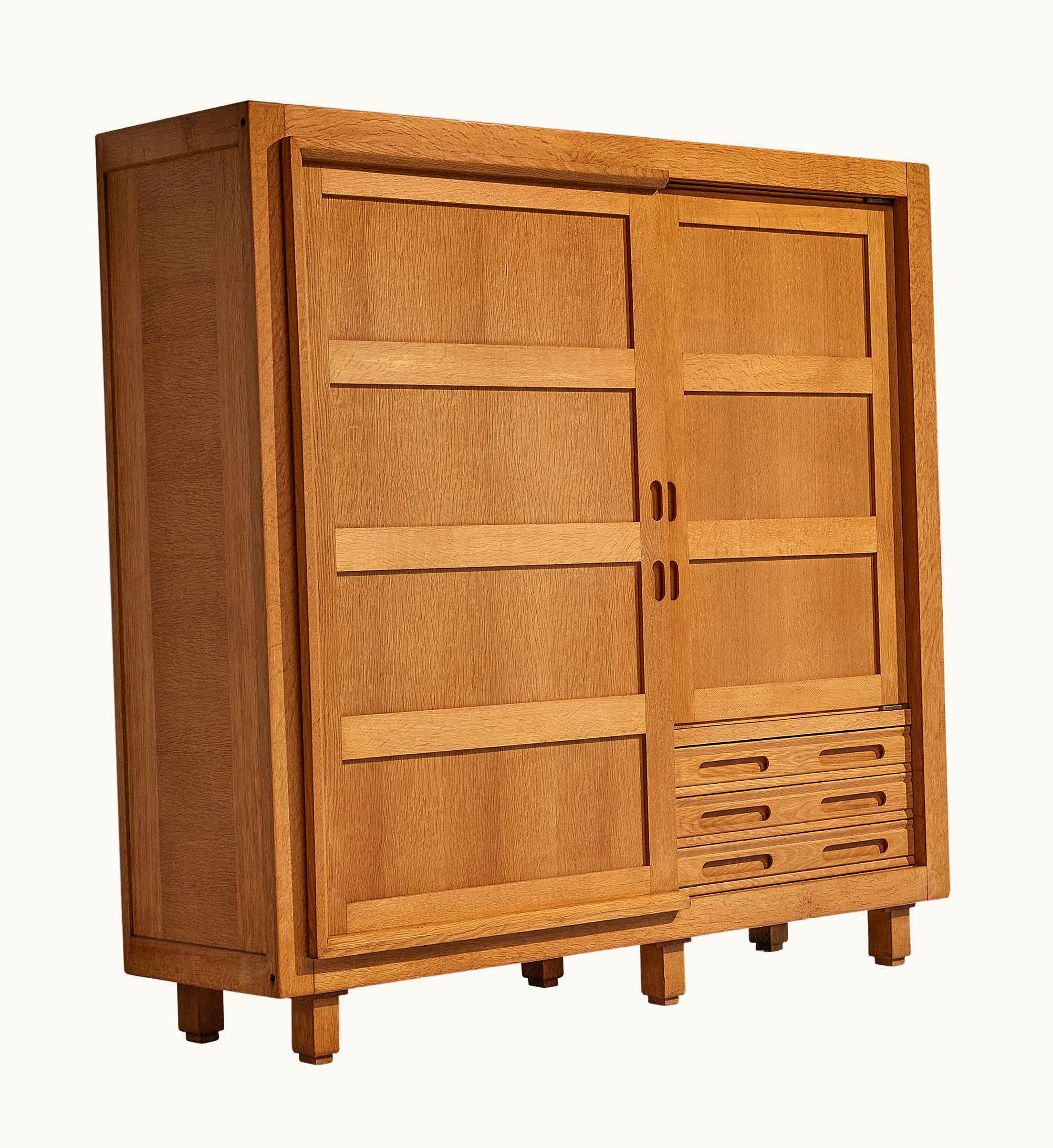 Guillerme et Chambron Large Highboard In Oak UZ0199097
