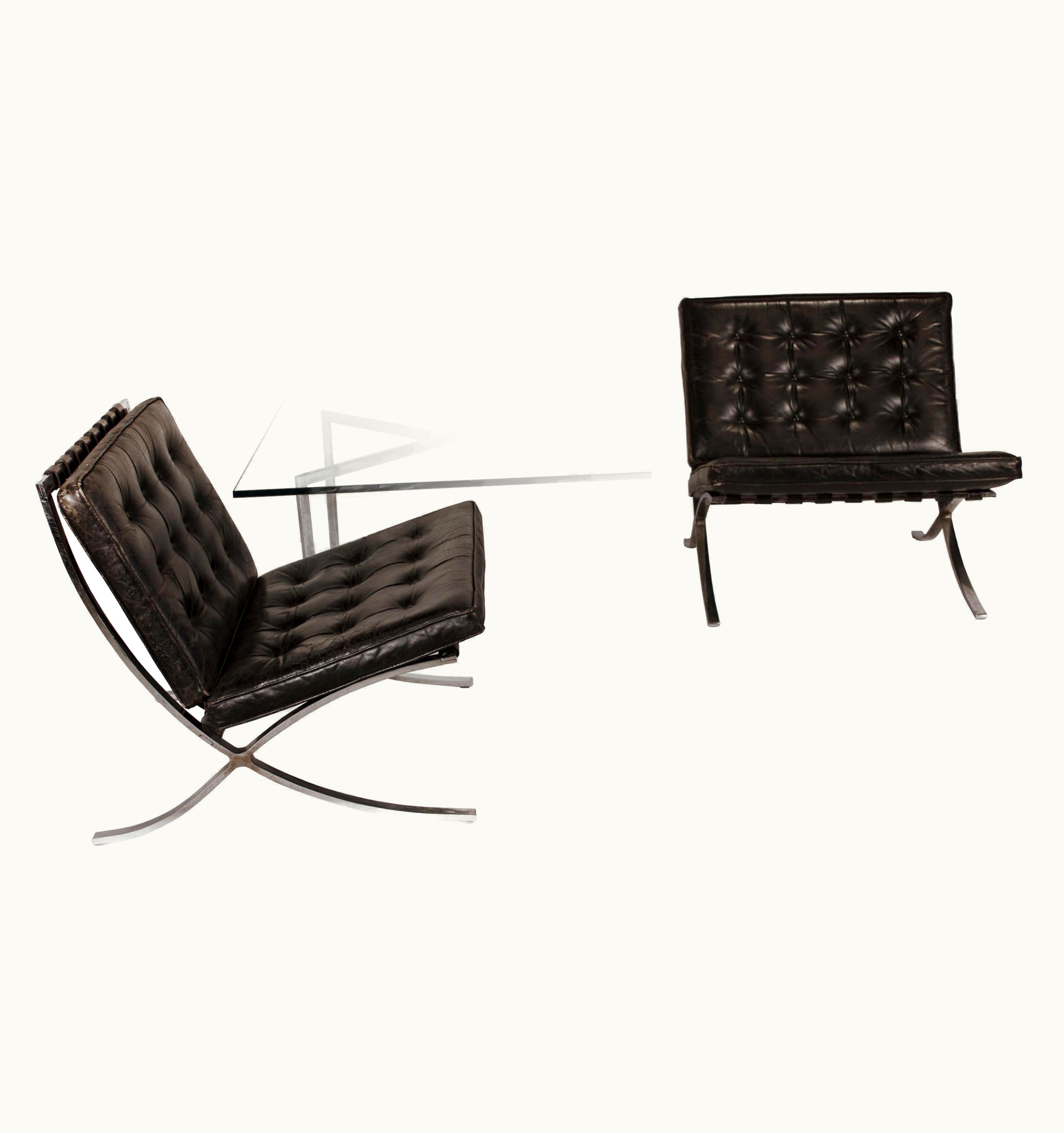 Ludwig Mies van der Rohe Ludwig Mies van der Rohe Museum Quality Ludwig Mies Van Der Rohe Barcelona Chairs With Table