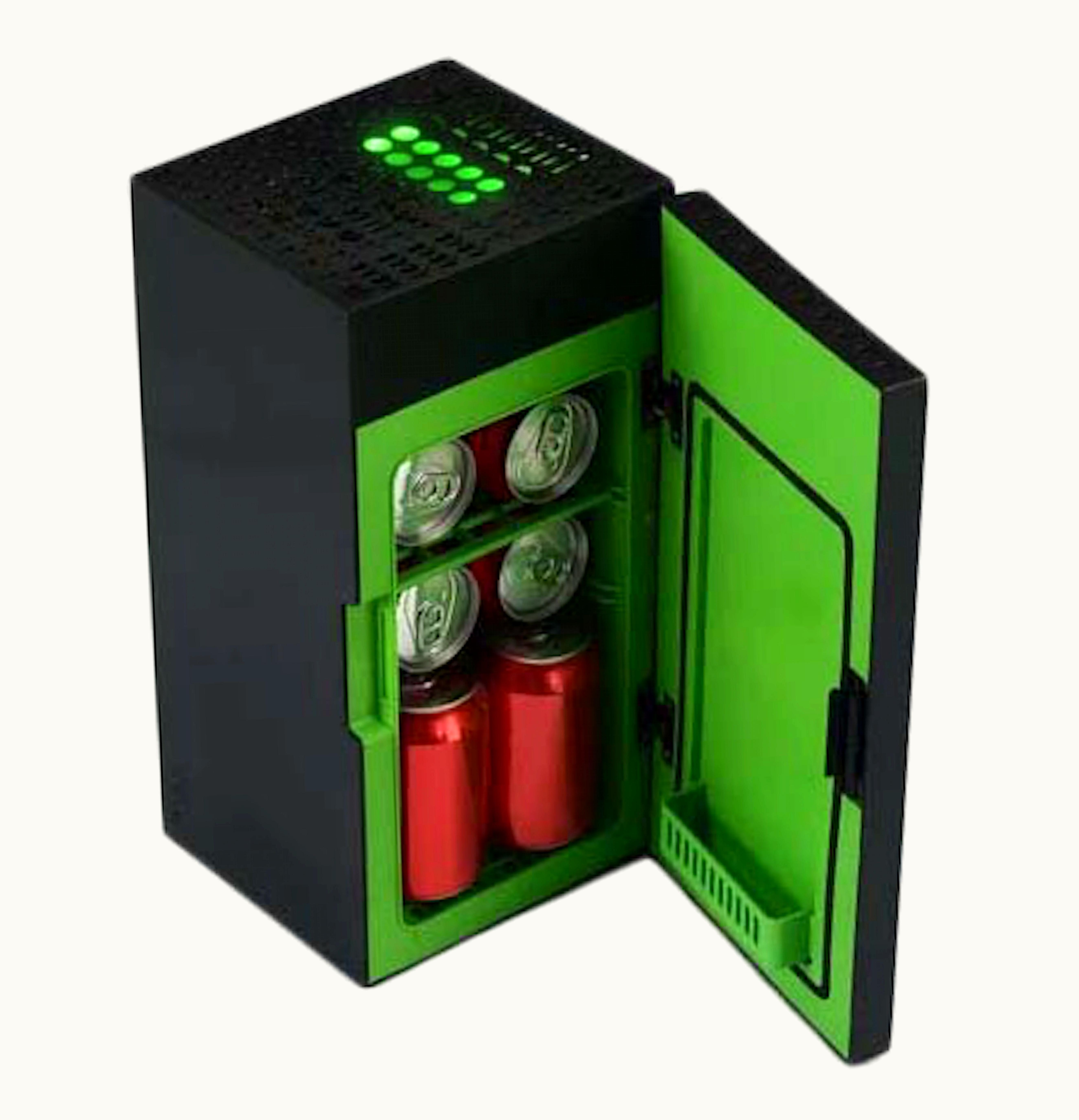 Microsoft Microsoft Xbox Series X Mini Fridge US Plug 121 Scale 8 Can Capacity Version