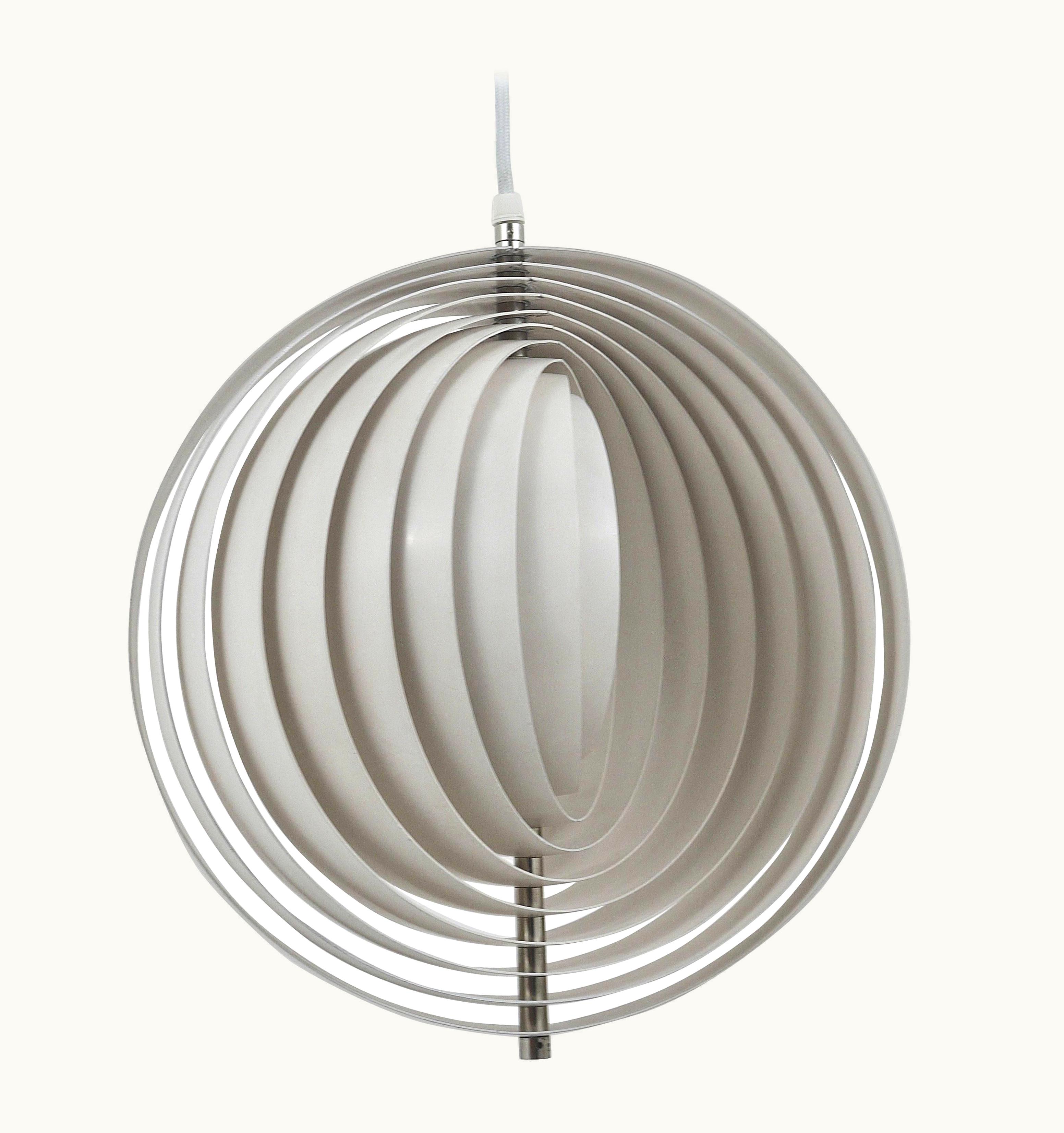 Verner Panton Verner Panton White Verner Panton Op-Art Moon Lamp VIsor Lamp, Louis Poulsen, Denmark, 1960s