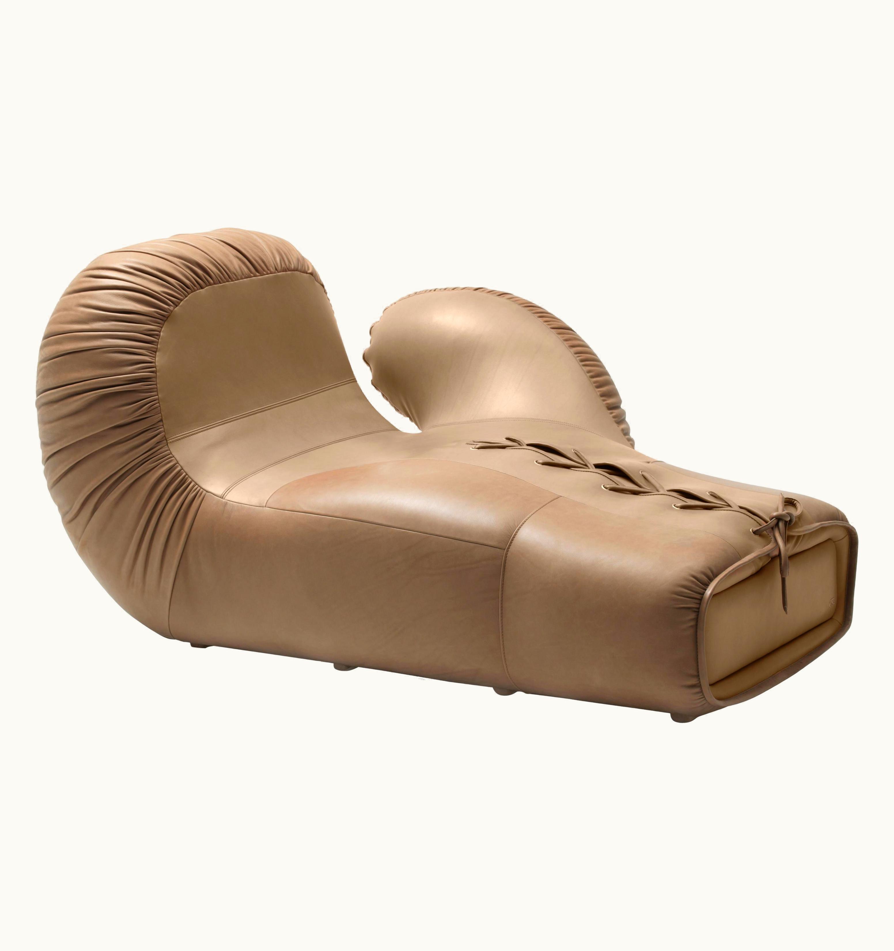 De Sede De Sede DS-2878 Italian Pop Boxing Glove Chaise Lounge Right By De Sede