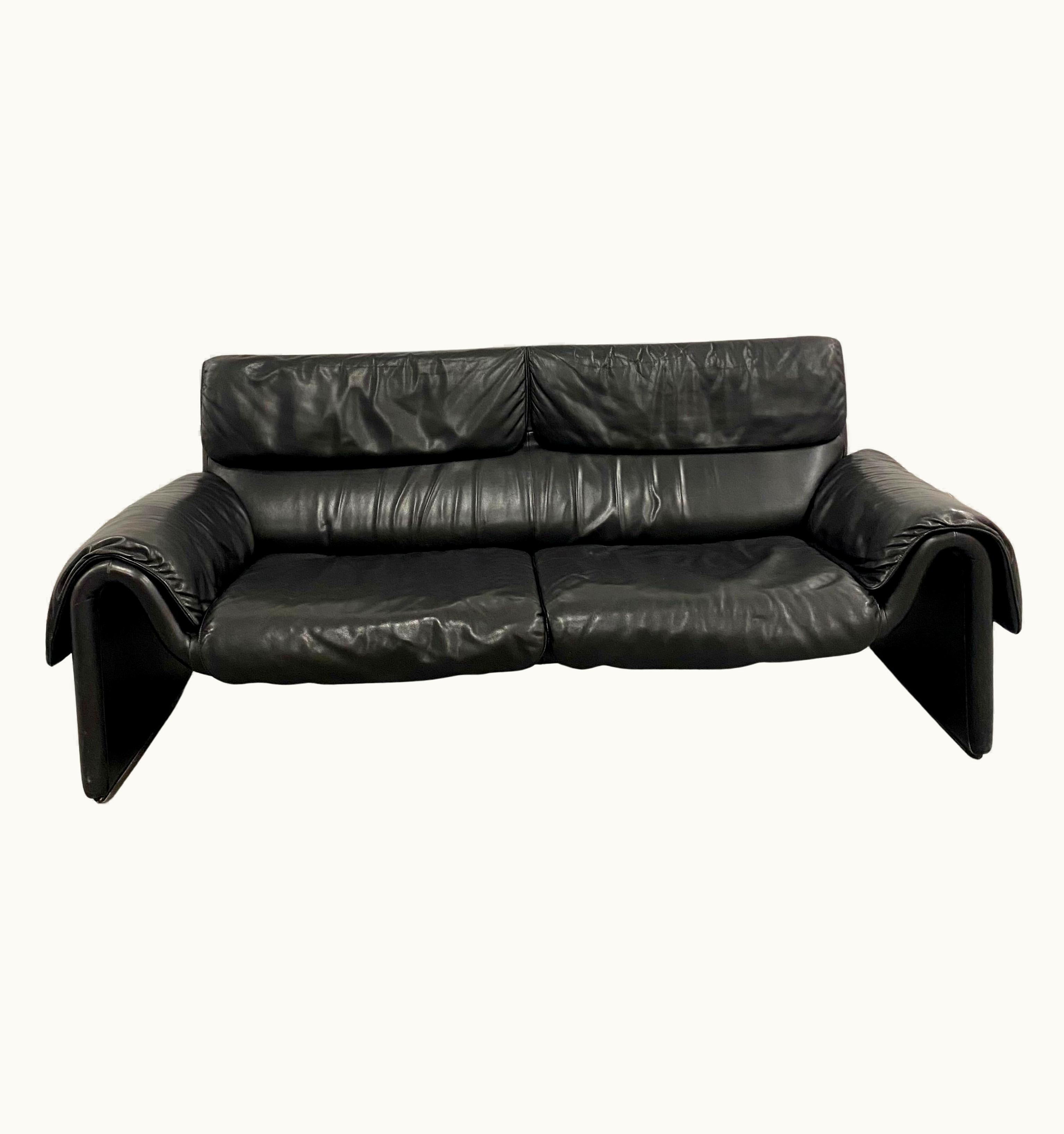 De Sede De Sede DS-2011 Black Sofa, Switzerland, Circa 1980s