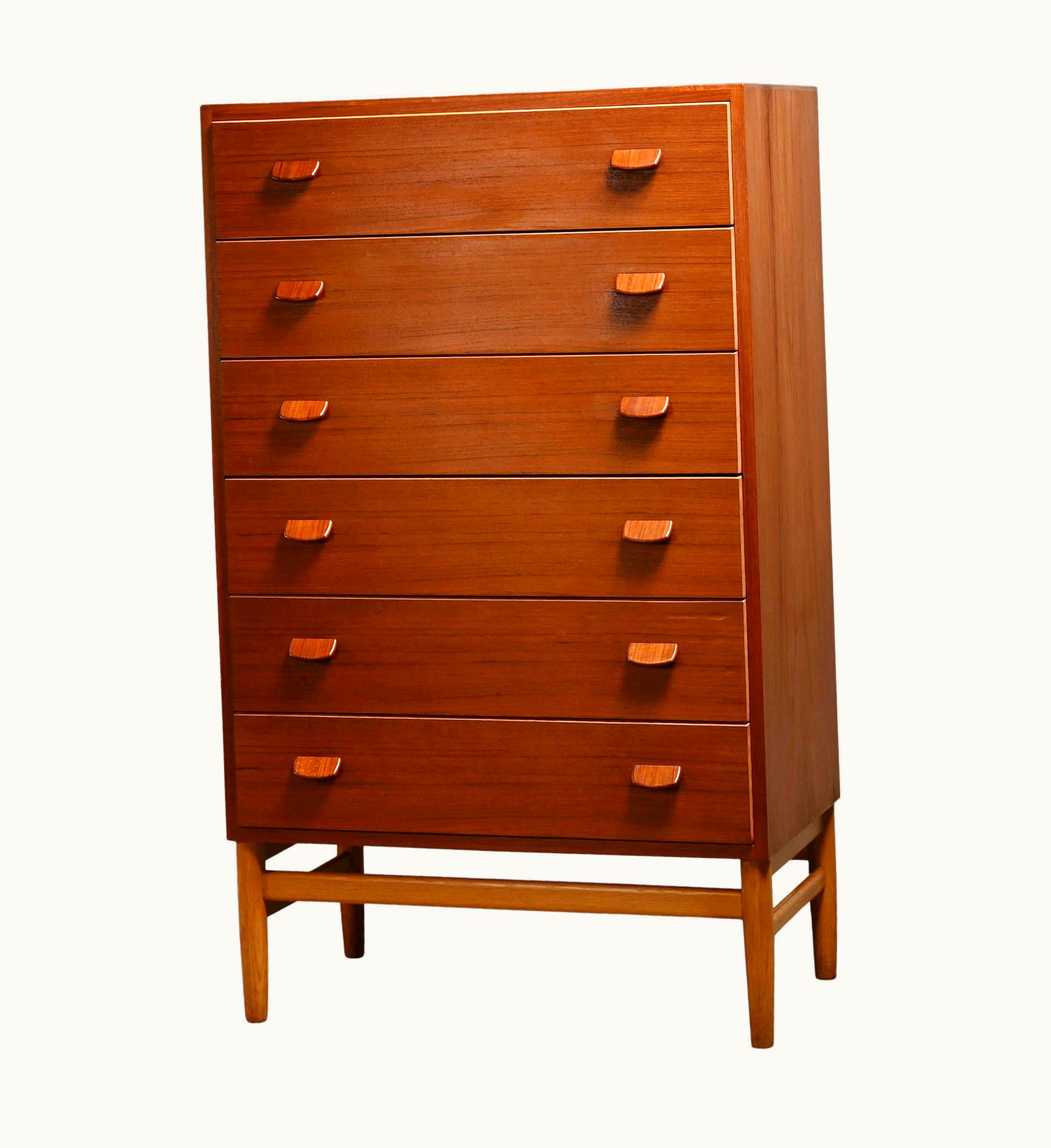 Poul Volther Poul Volther Chest Of Drawers, Model F17 In Teak And Oak For FDB Møbler, Denmark