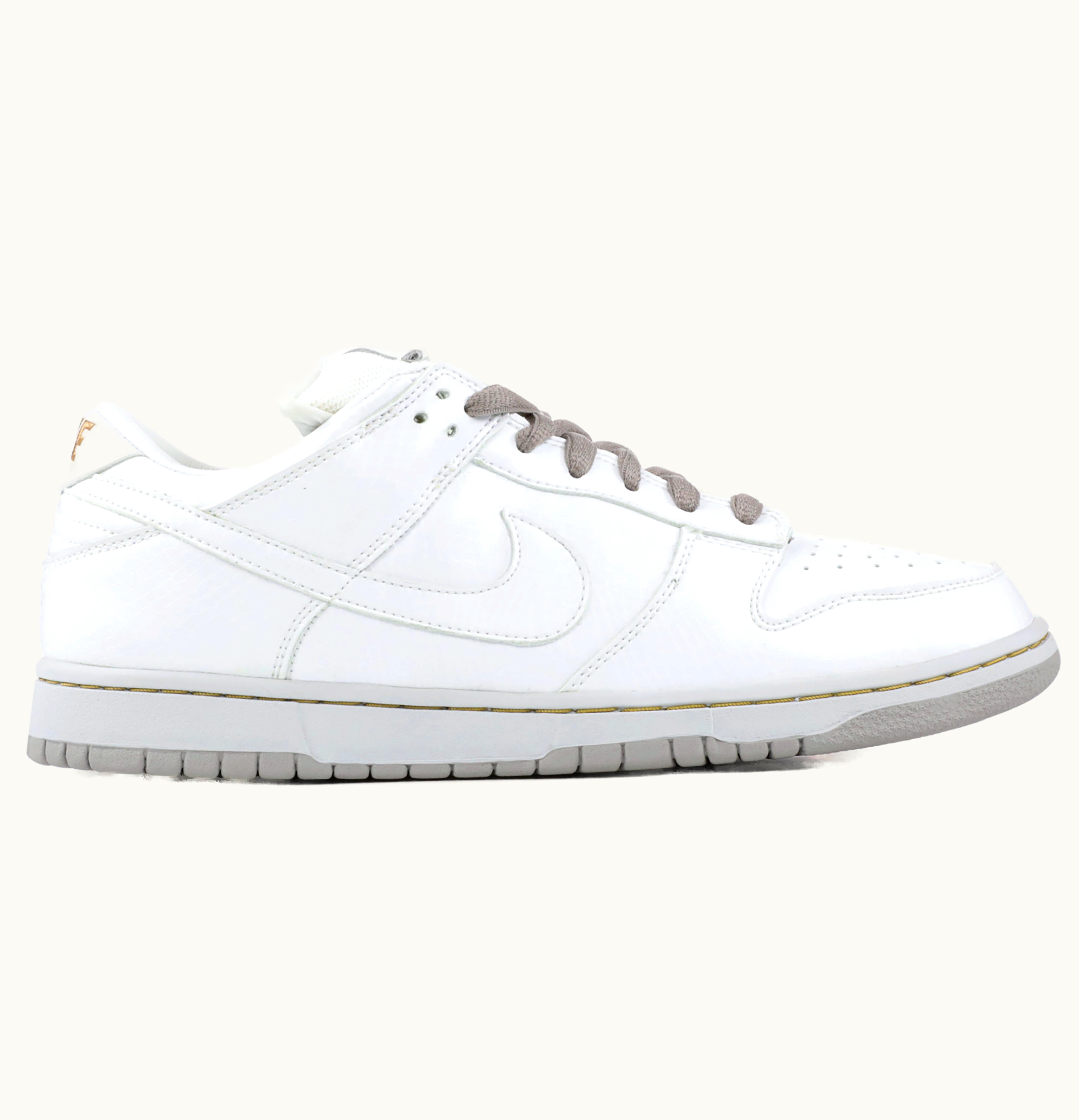 Nike Nike SB Dunk Low Medicom 4