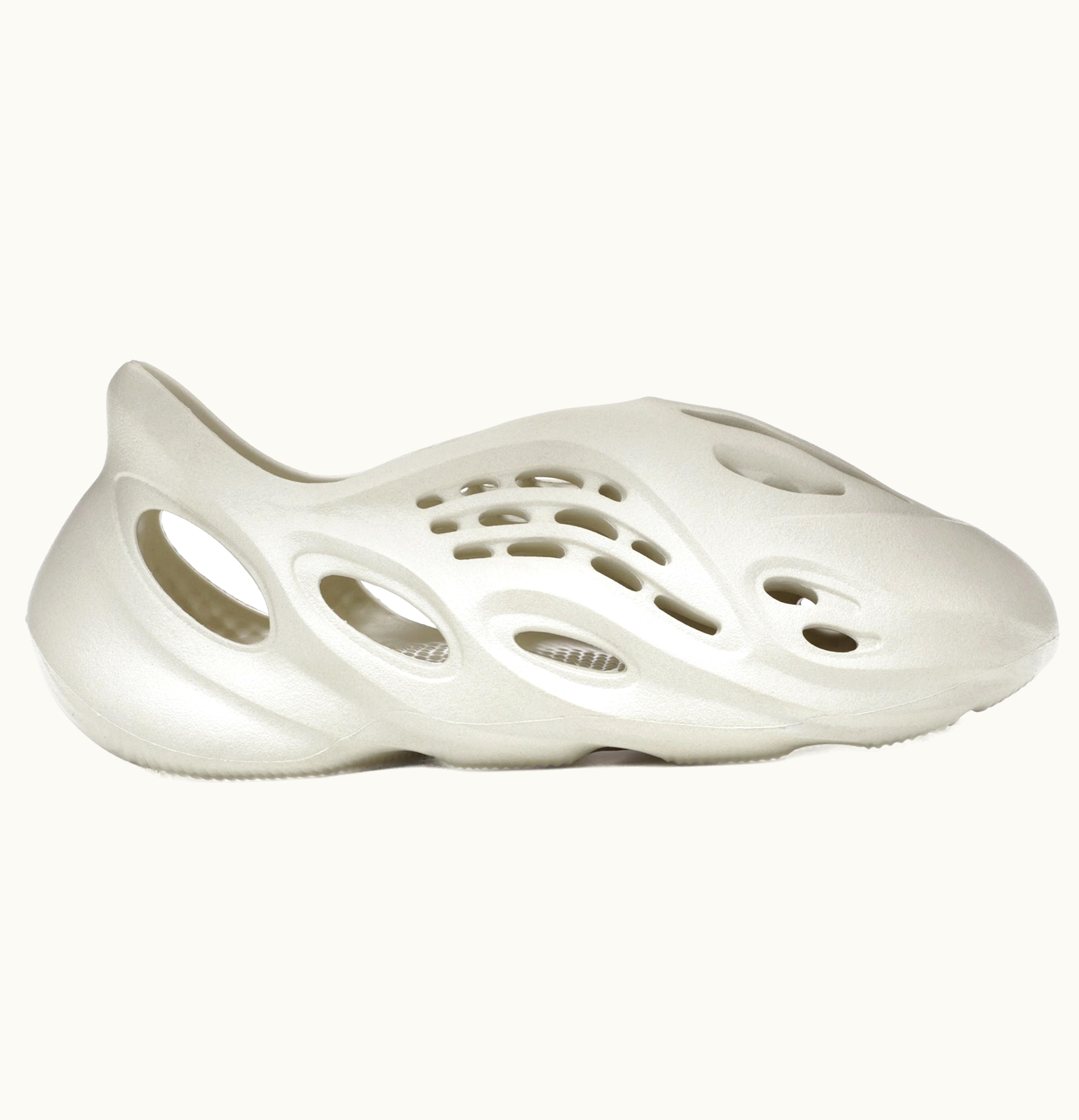 Adidas adidas Yeezy Foam RNNR Sand