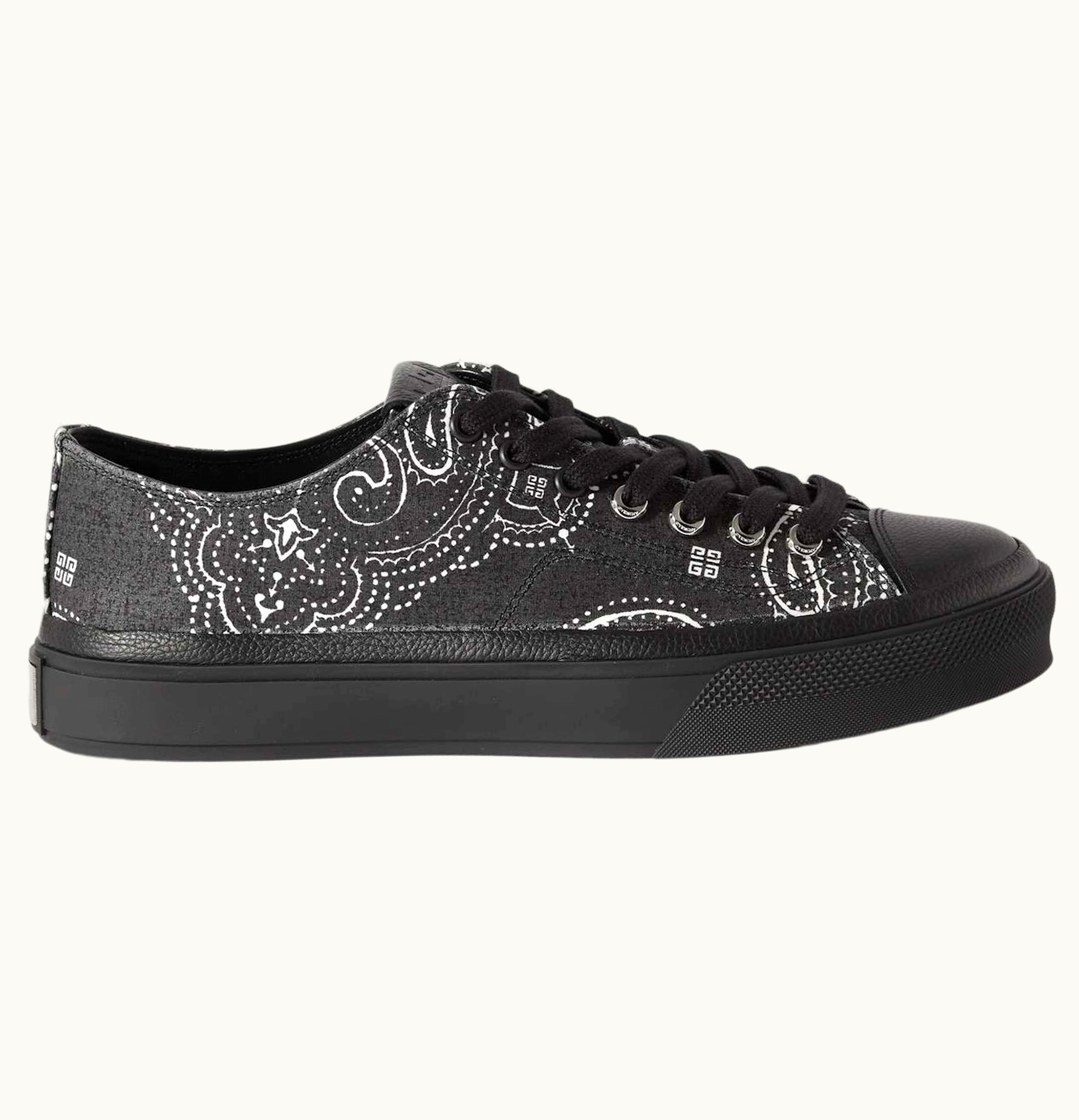 Givenchy Givenchy City Low Top In 4G Bandana Black White