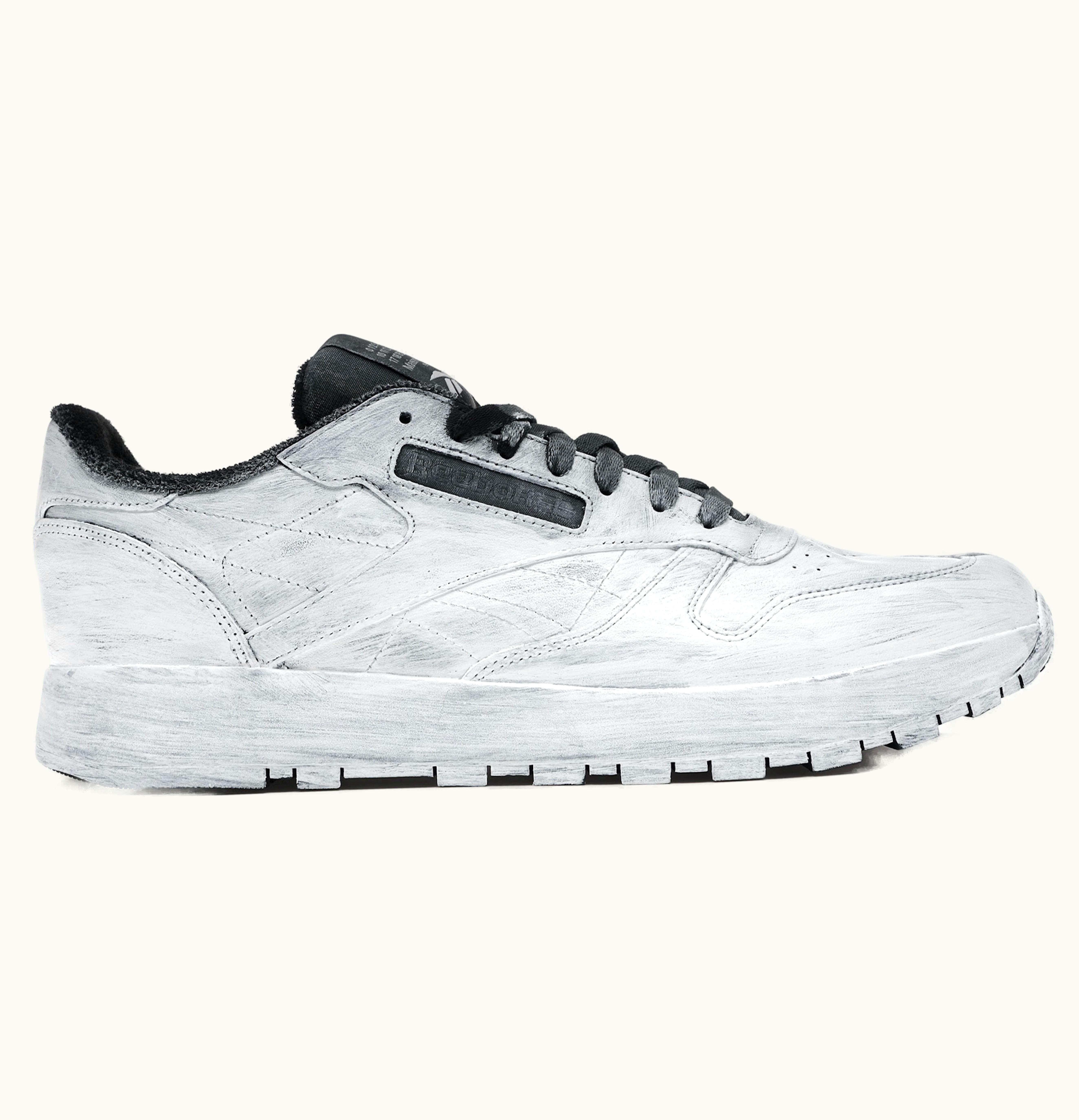 Reebok Reebok Classic Leather Tabi Maison Margiela Bianchetto