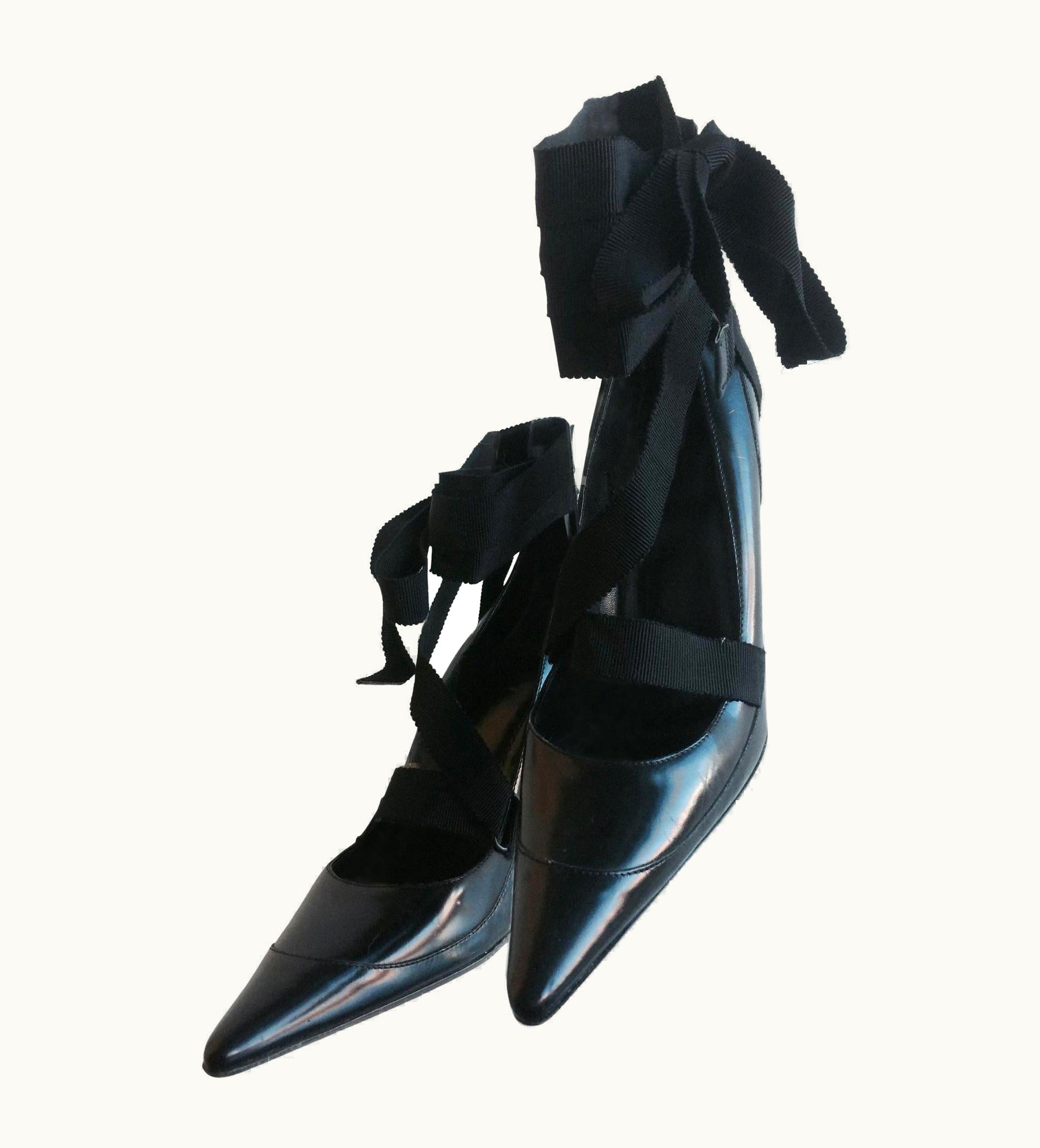 Gucci Pointed Winklepicker Black Leather Pumps With Ribbon
