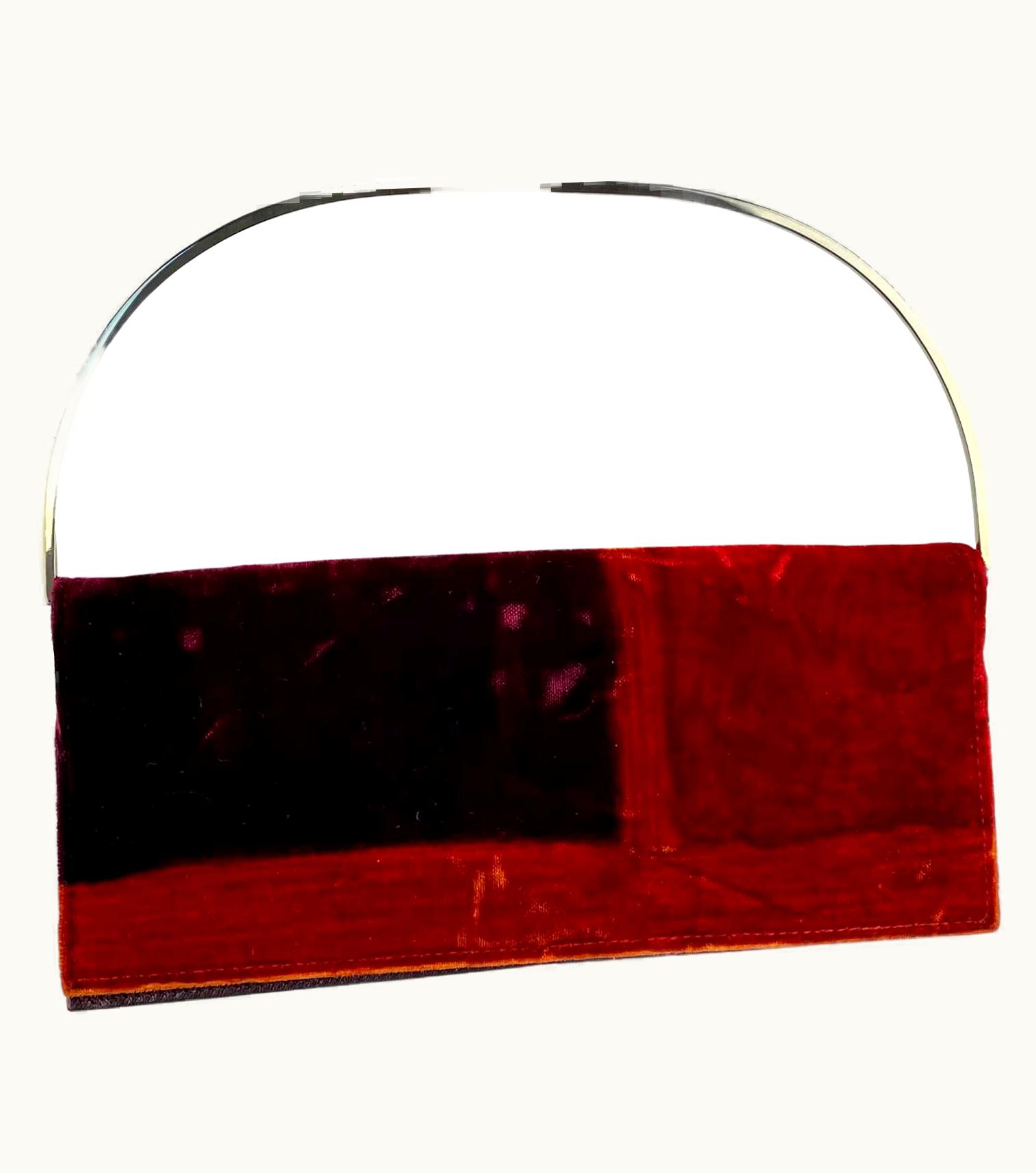Gucci AW 1997 Gucci By Tom Ford Modern Red Velvet Metal Ring Clutch Bag