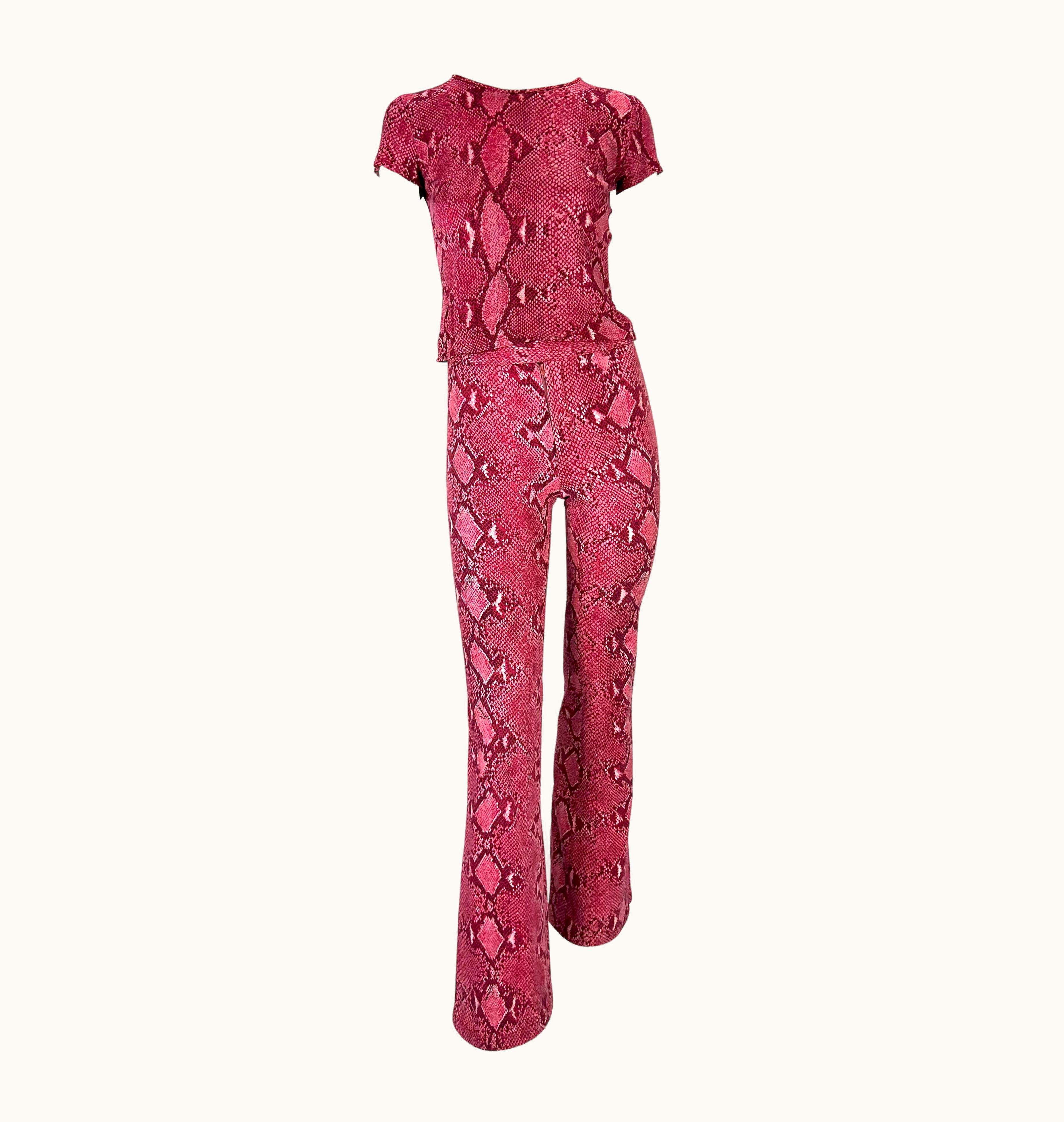 Gucci S/S 2000 Gucci By Tom Ford Pink Snake Logo Print Viscose T-Shirt Jean Set