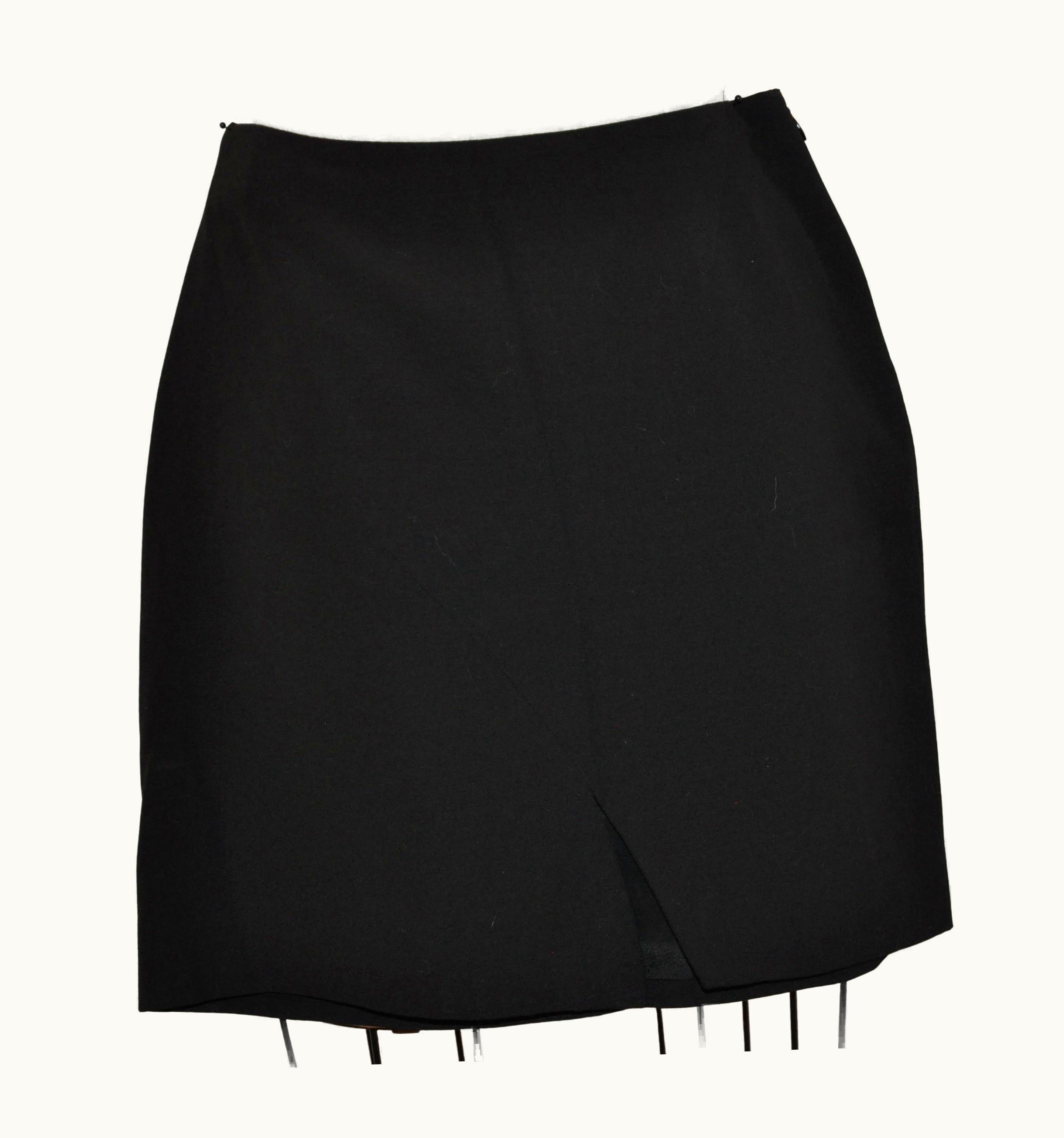 Gucci Jet-Black Lightweight English Wool Asymmetric Stitched Mini Lined Skirt