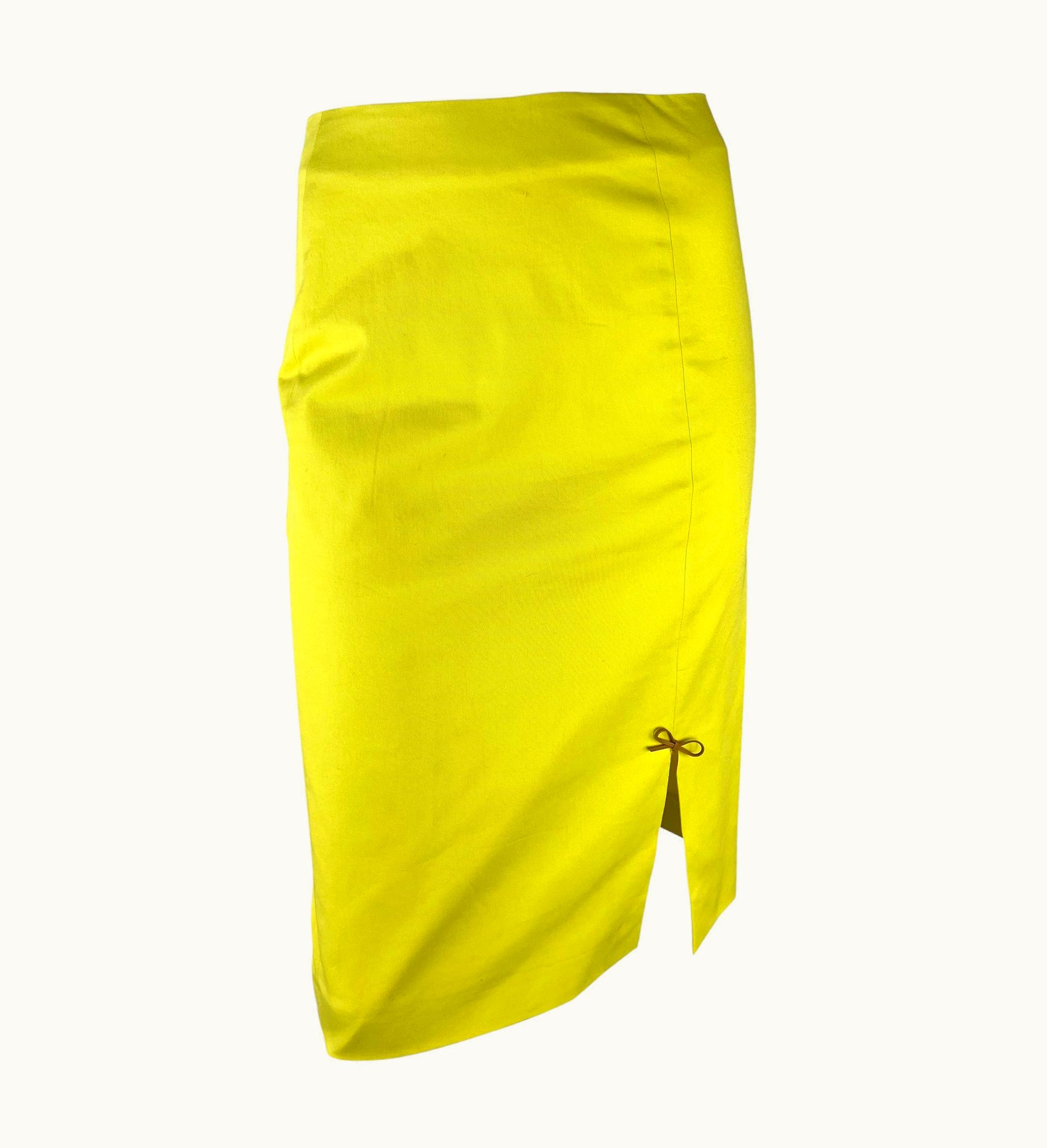 Gucci S/S 2000 Gucci By Tom Ford Yellow Cotton Pencil Skirt Leather Bow Appliqué