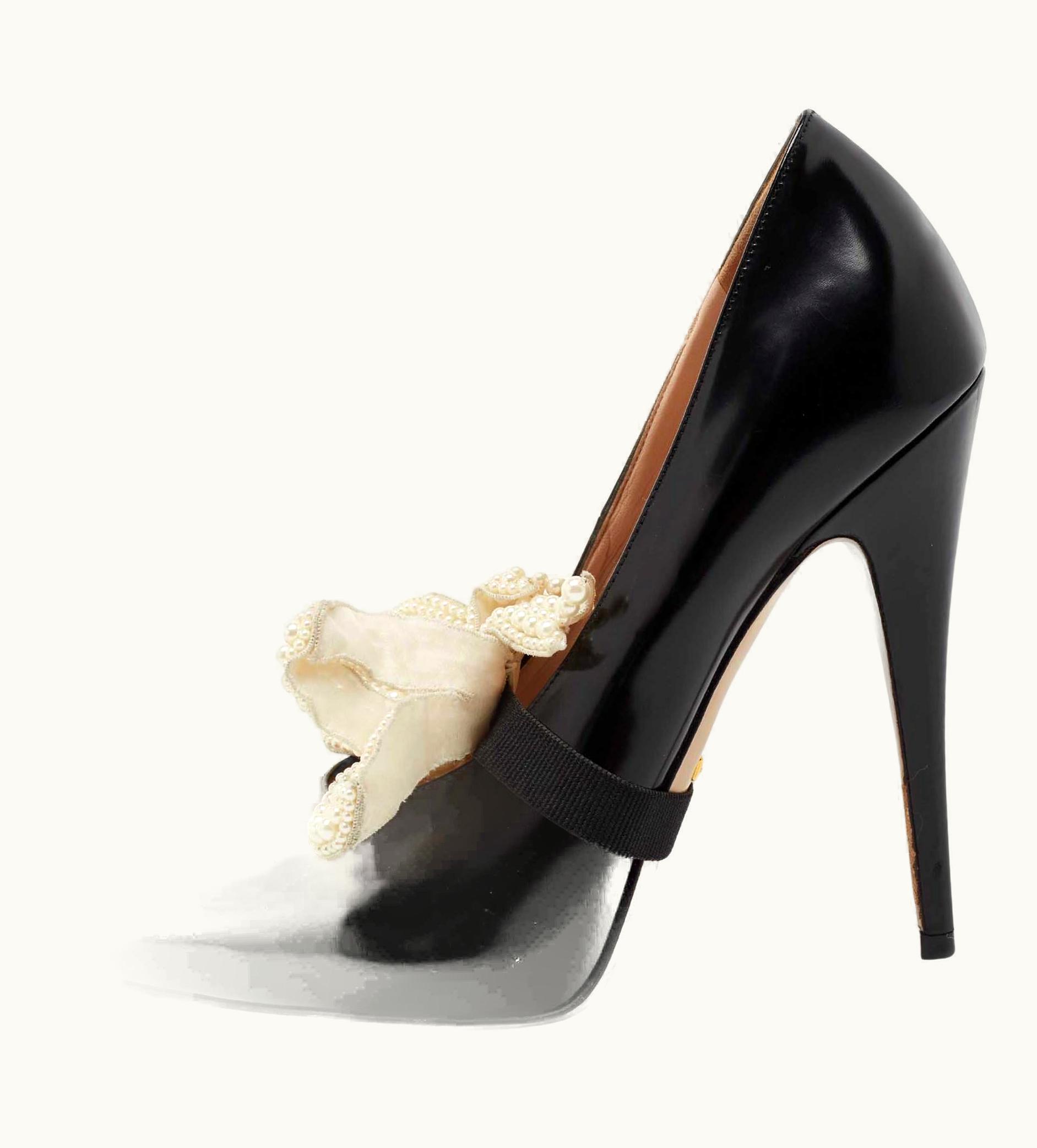 Gucci Gucci Black Patent Leather Elaisa Removable Pearl Bow Pumps