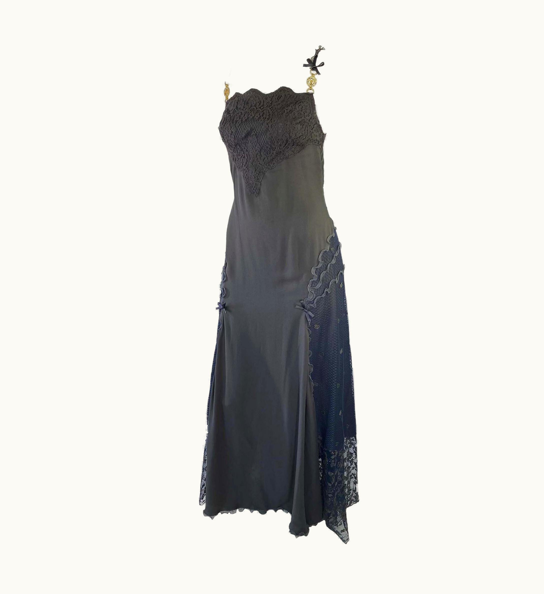 Gianni Versace Couture S/S 1997 Gianni Versace Finale Naomi Campbell Grey Lace Gown Logo Strap