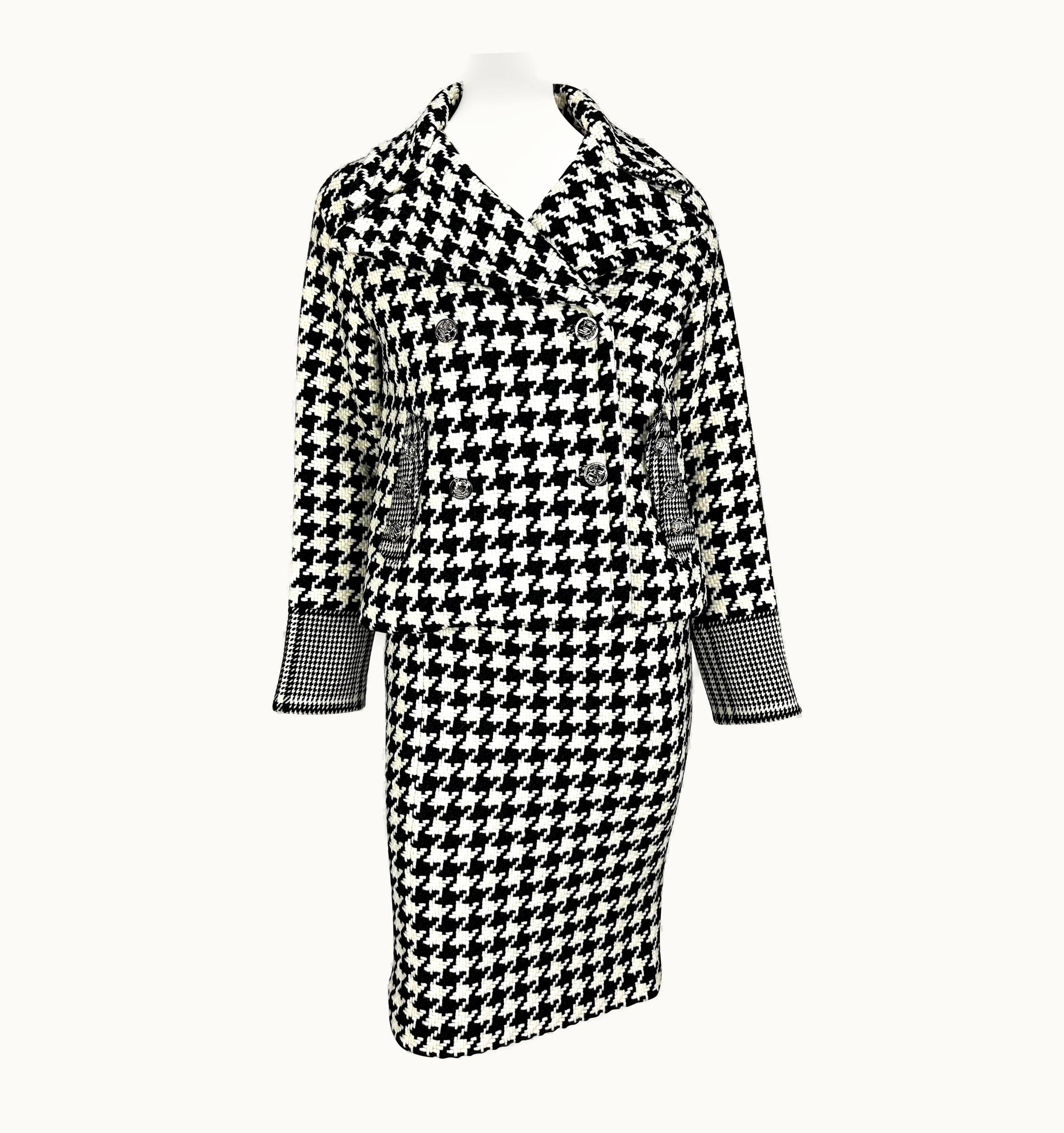 Versace AW 2004 Versace By Donatella Runway Black White Tweed Houndstooth Skirt Suit