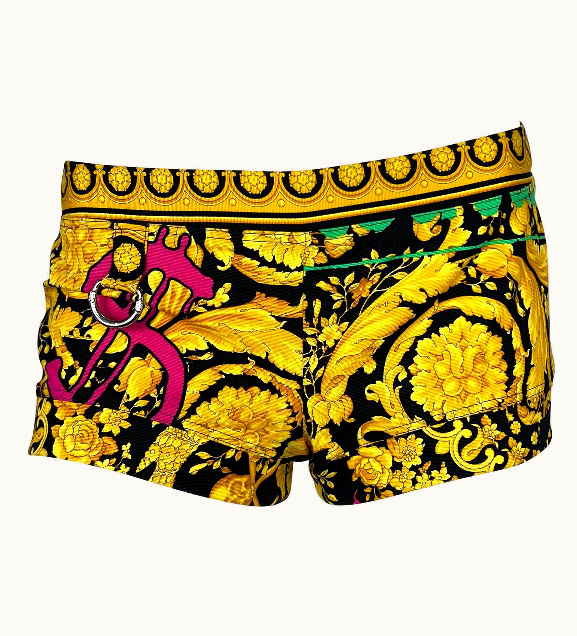 Versace Nwt S/S 2005 Versace By Donatella Chaos Couture Baroque Print Gold Mini Shorts
