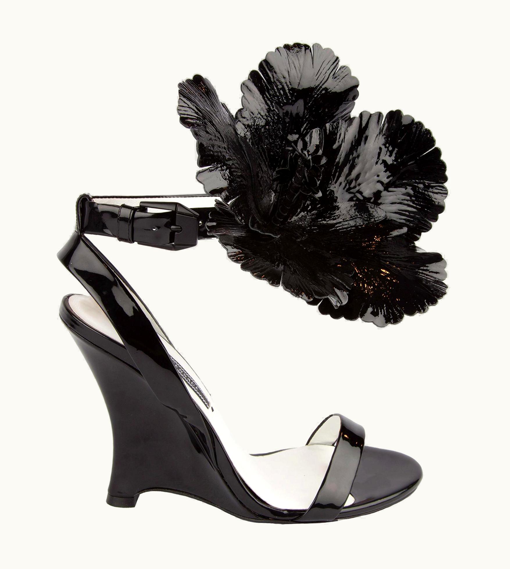 Versace Versace Resort 2019 Black Patent Strap Wedge With Removable Flower UZ0579638