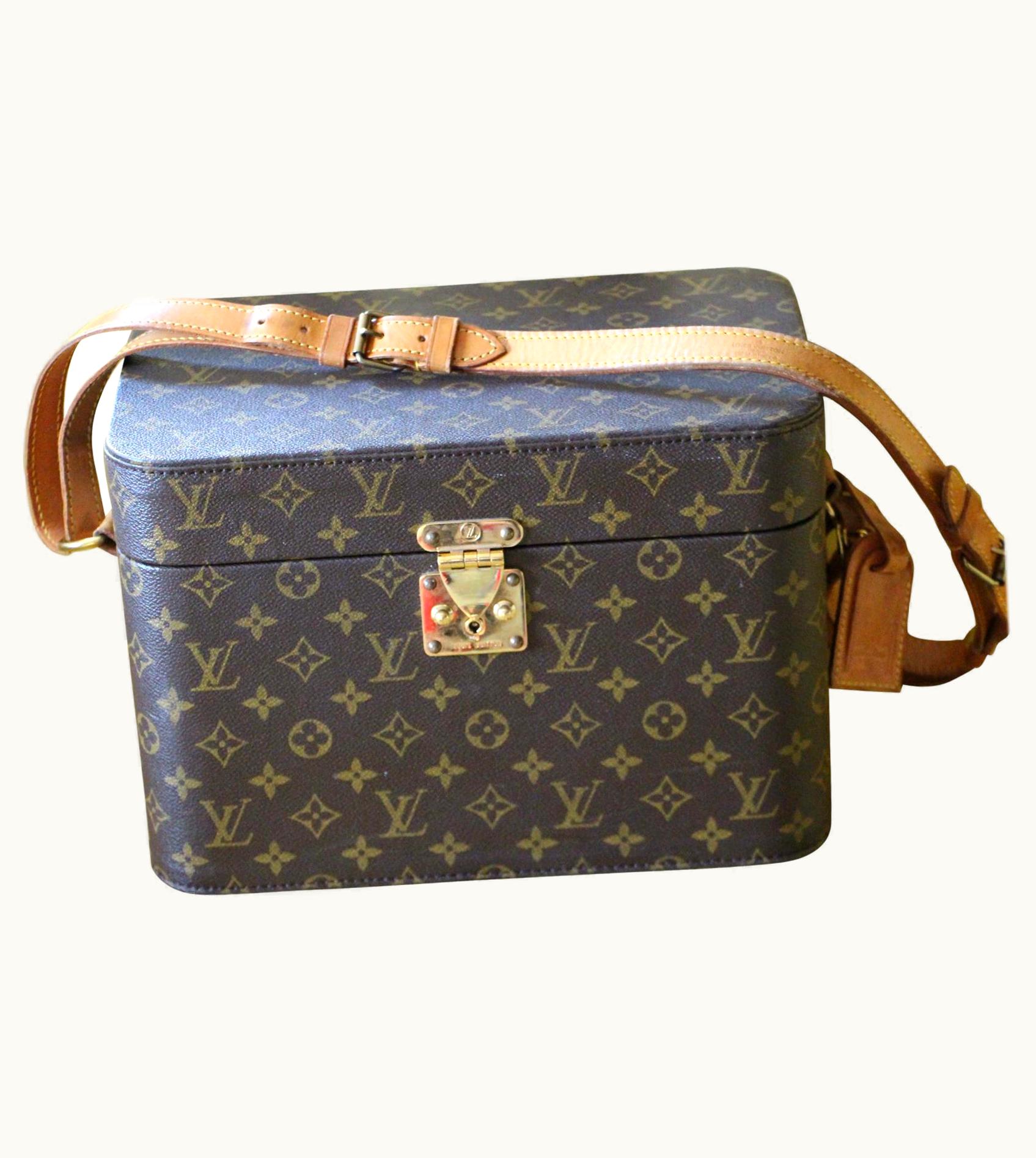 Louis Vuitton Louis Vuitton Train Case, Louis Vuitton Jewelry Case, Louis Vuitton Beauty Case UZ0580078