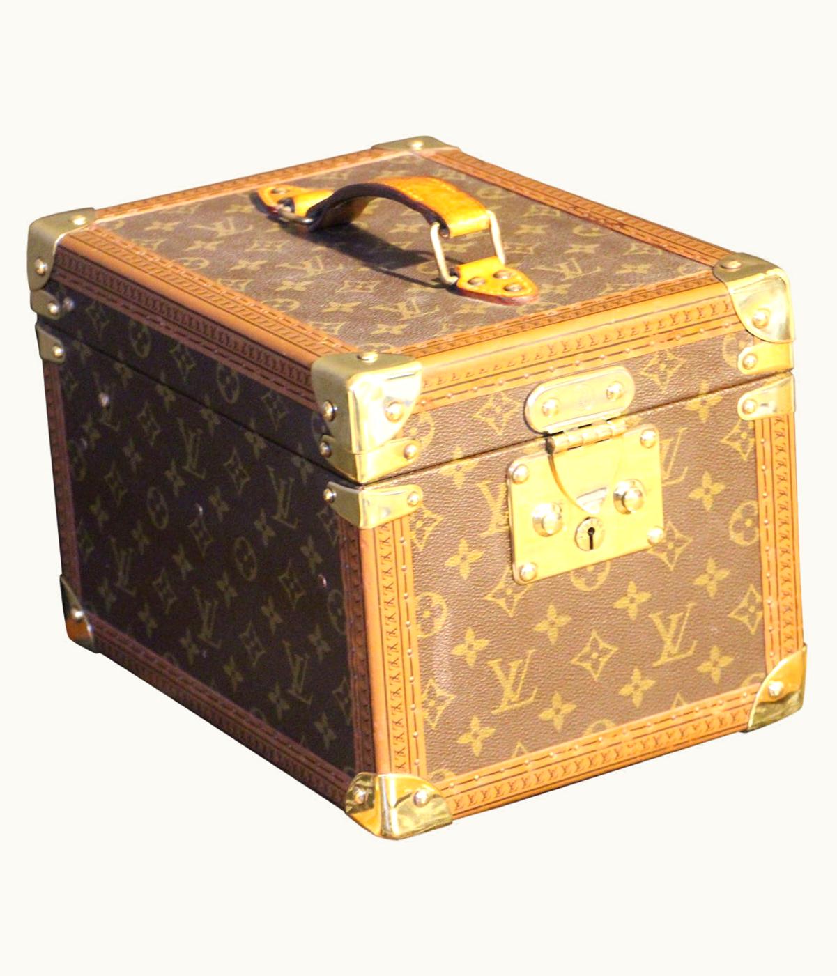 Louis Vuitton Train Case, Louis Vuitton Beauty Case, Louis Vuitton Jewelry Case UZ0581150