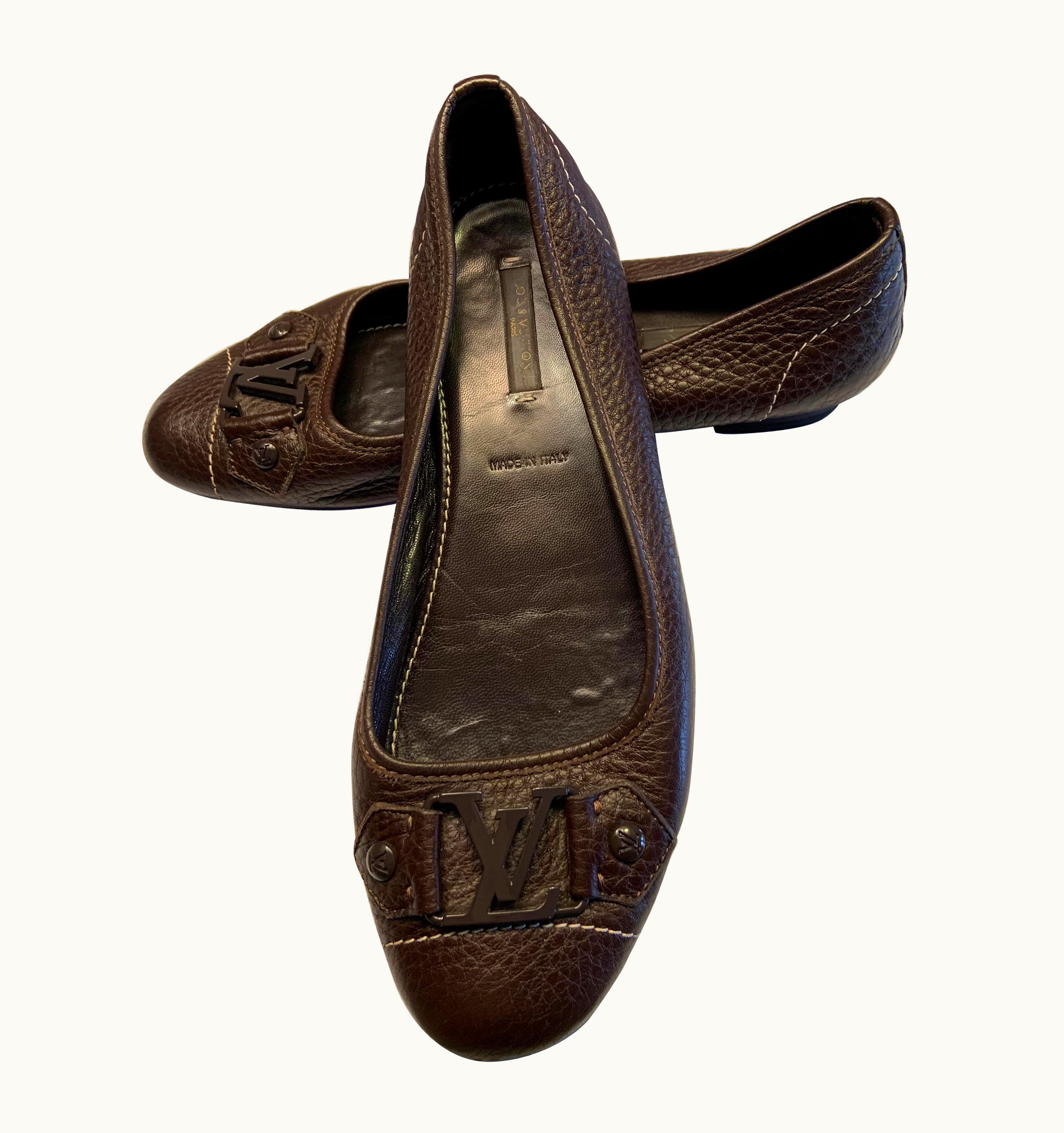 Louis Vuitton Brown Leather Flats With Logo Embellishment