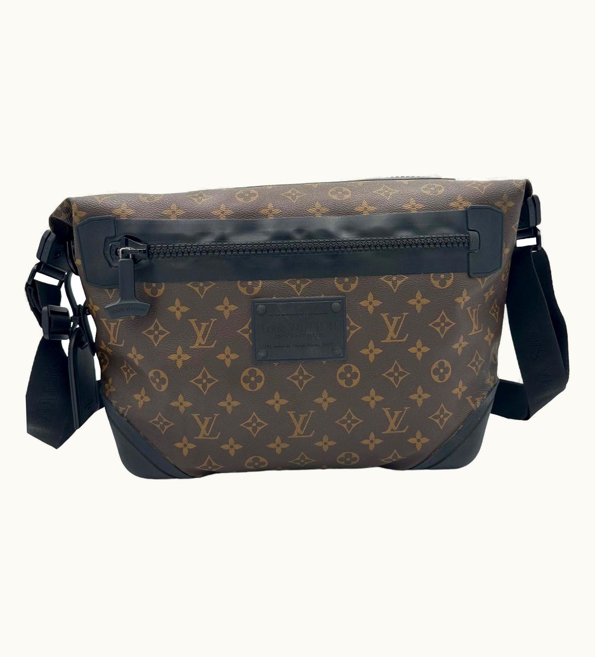 Louis Vuitton Louis Vuitton Water-Proof Shoulder Bag In Monogram Canvas With Macassar
