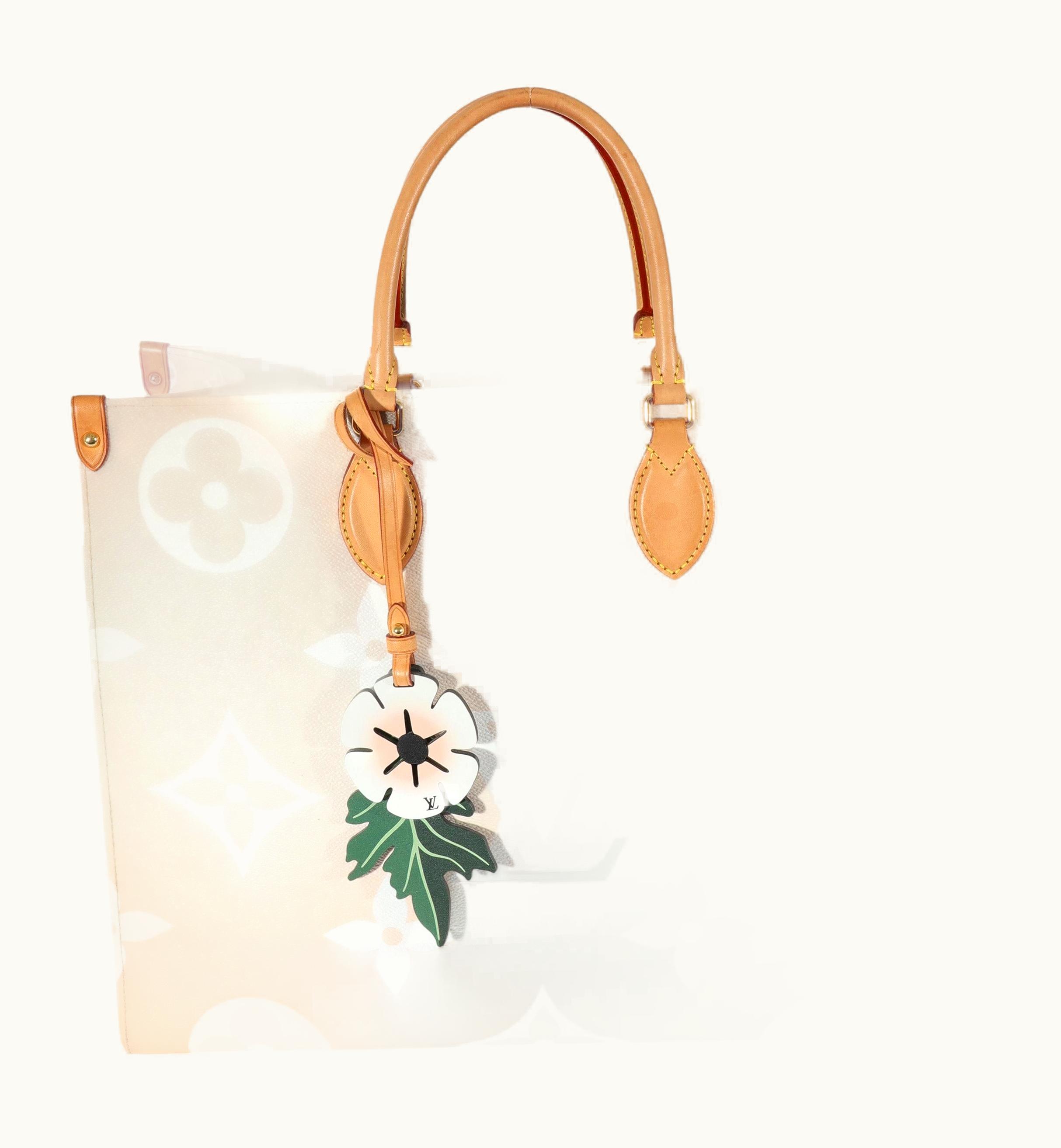 Louis Vuitton Louis Vuitton Canvas Monogram Giant By The Pool Onthego Gm