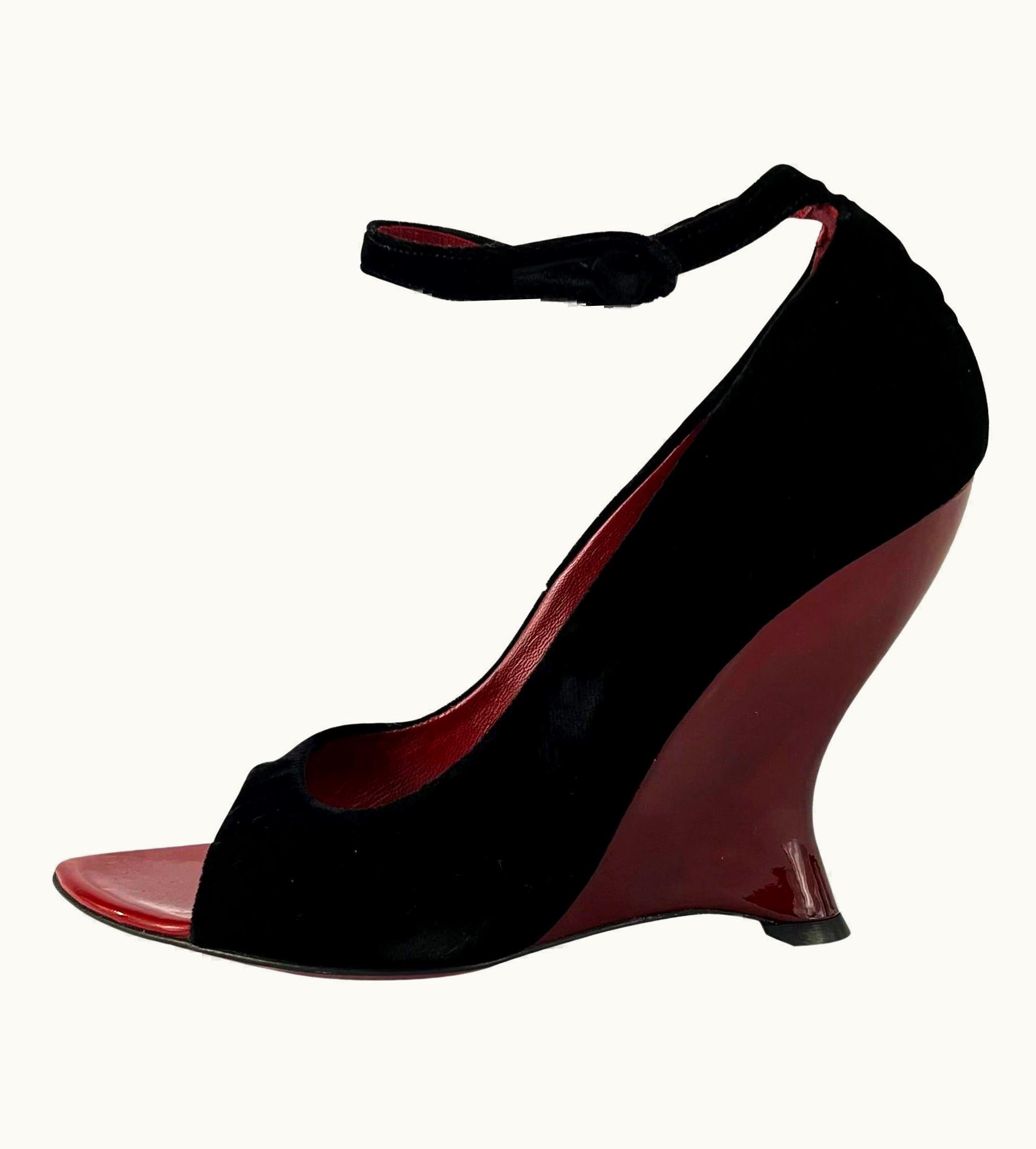 Saint Laurent Nwt AW 2004 Yves Saint Laurent By Tom Ford Black Velvet Wedge