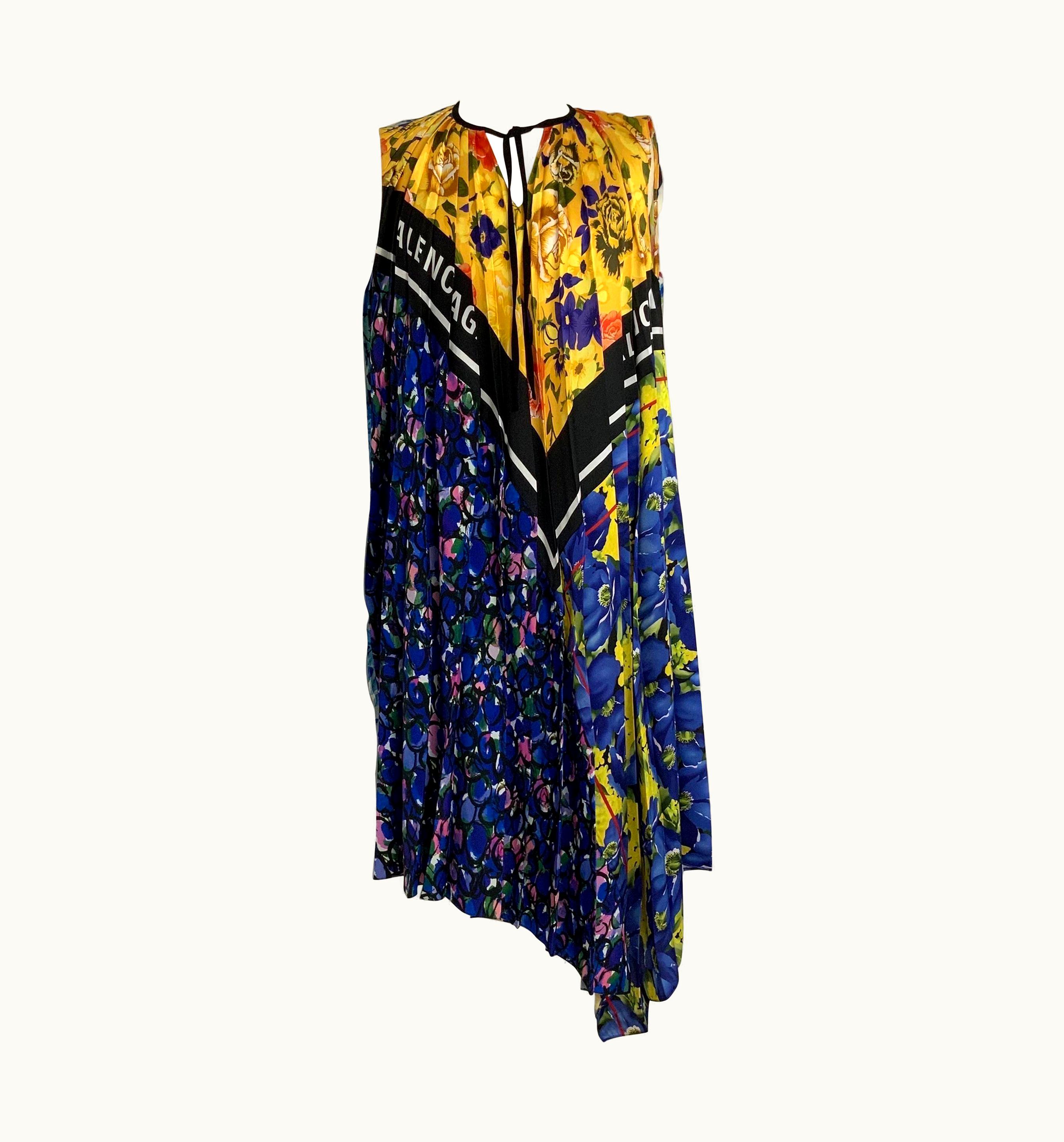 Balenciaga Balenciaga Resort 2019 Plisse Flower Dress