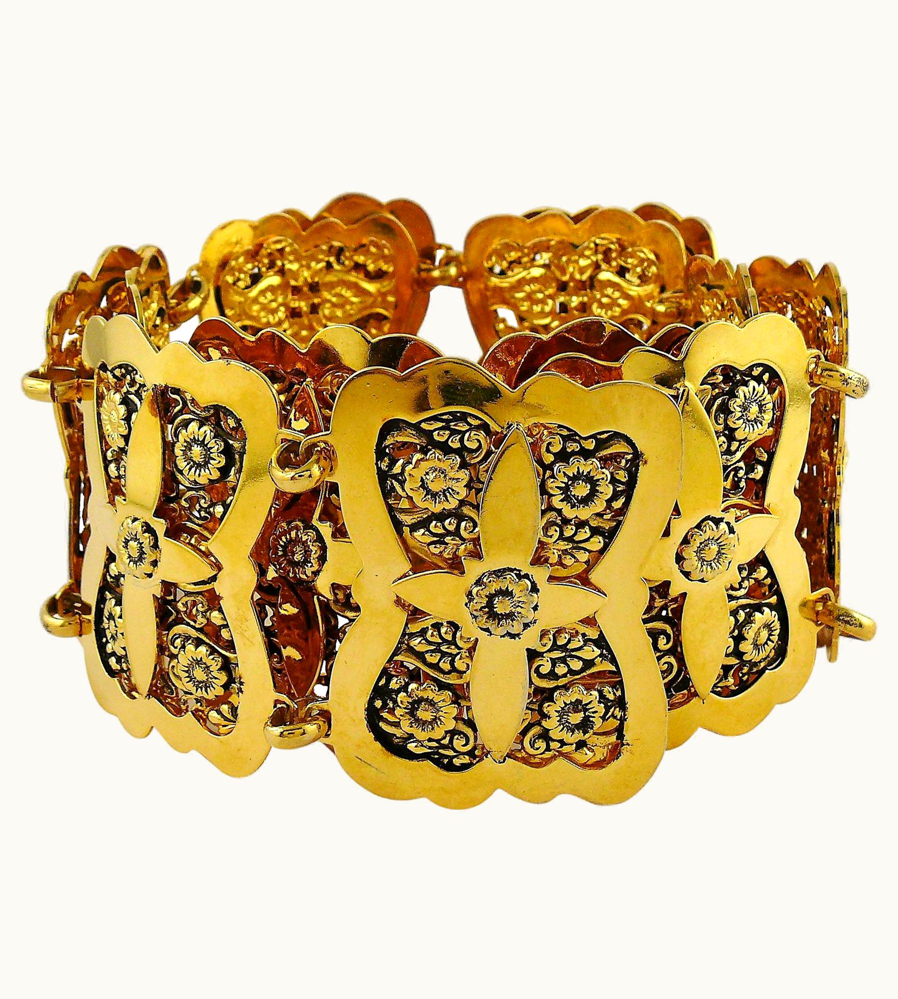 Chanel Chanel Vintage 1988 Gold Toned Filigree Camelia Belt