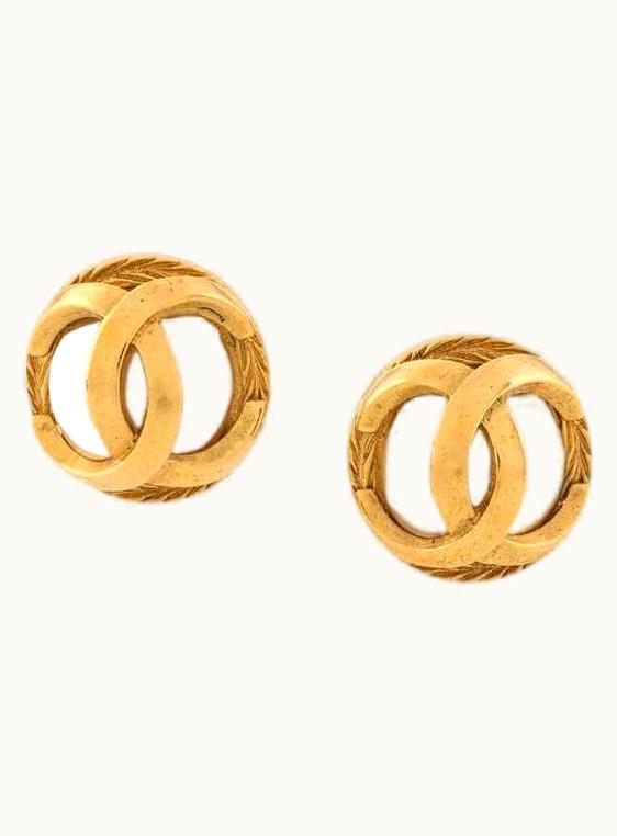 Chanel Chanel Vintage 70s Gold-plated Metal Round Clip-on Earrings
