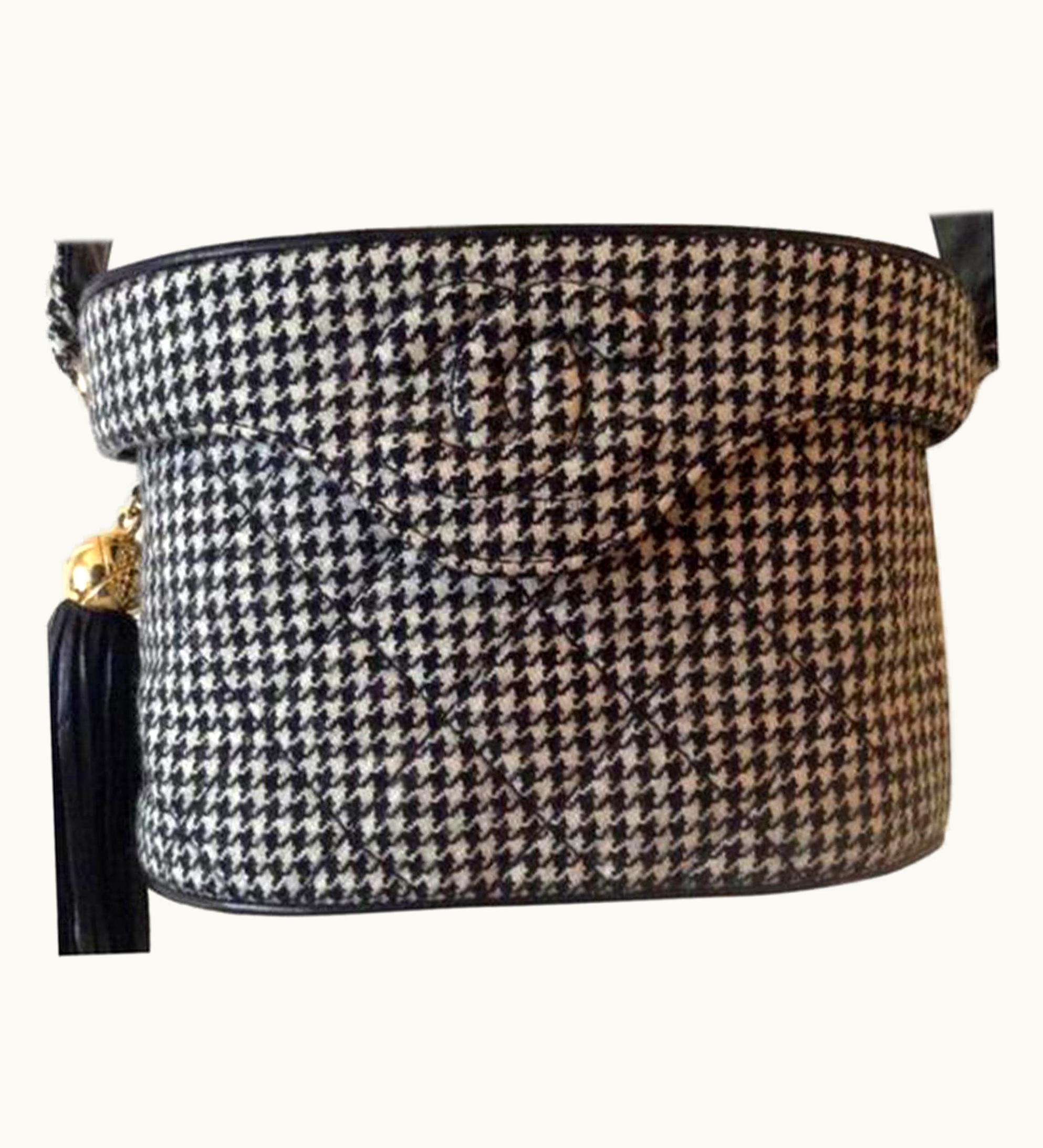 Chanel Chanel Vanity Case Very Rare Vintage 1990' Houndstooth Black And White Wool Bag