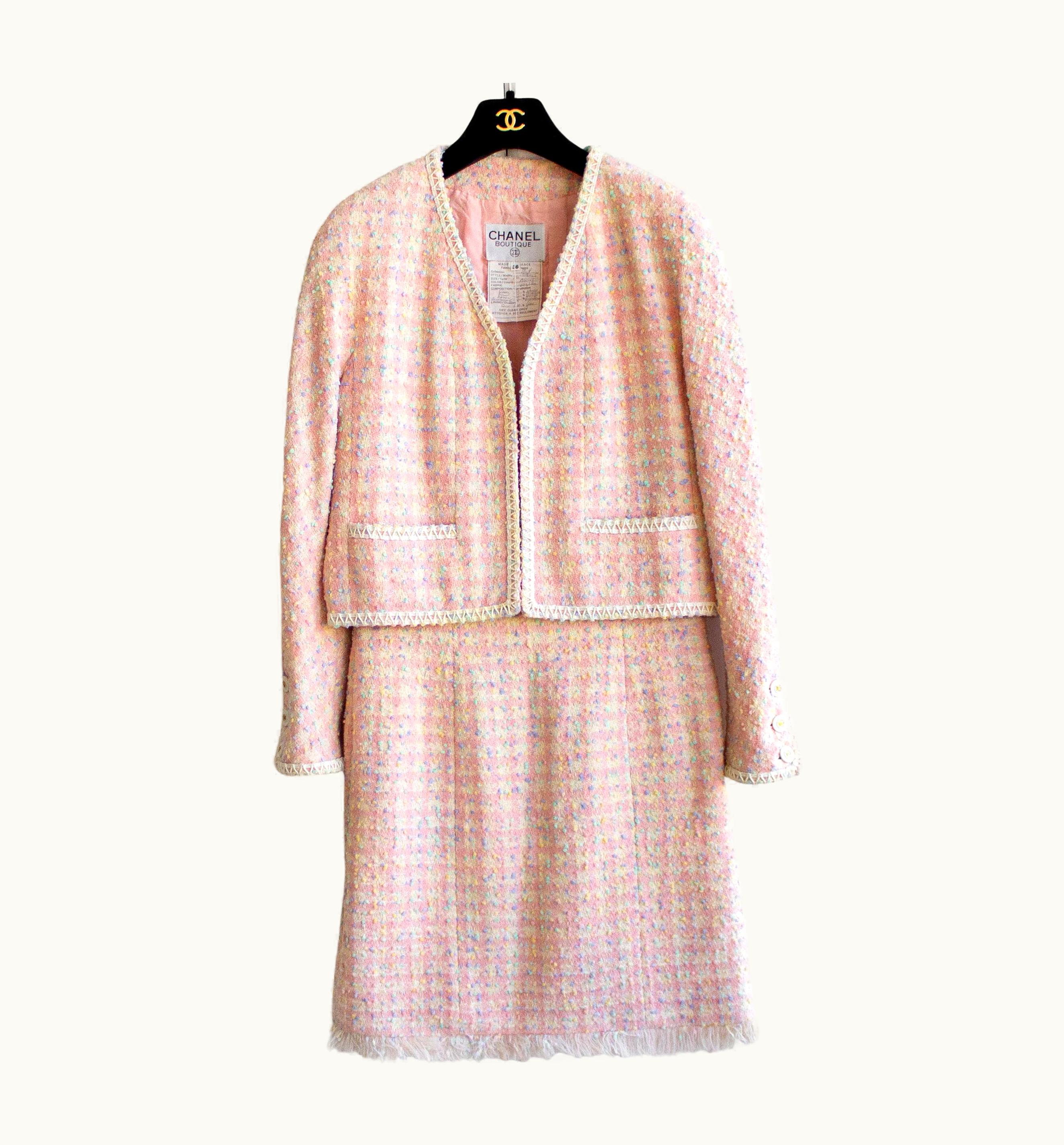 Chanel Iconic Chanel Vintage S/S 1994 Runway Pink Popcorn Tweed 94p Jacket Skirt Suit