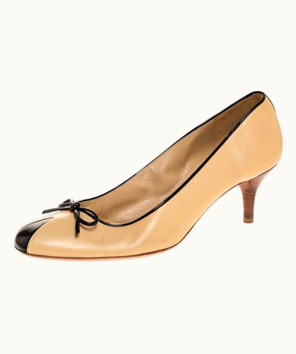 Chanel Chanel Beige/Black Leather Bow Pumps
