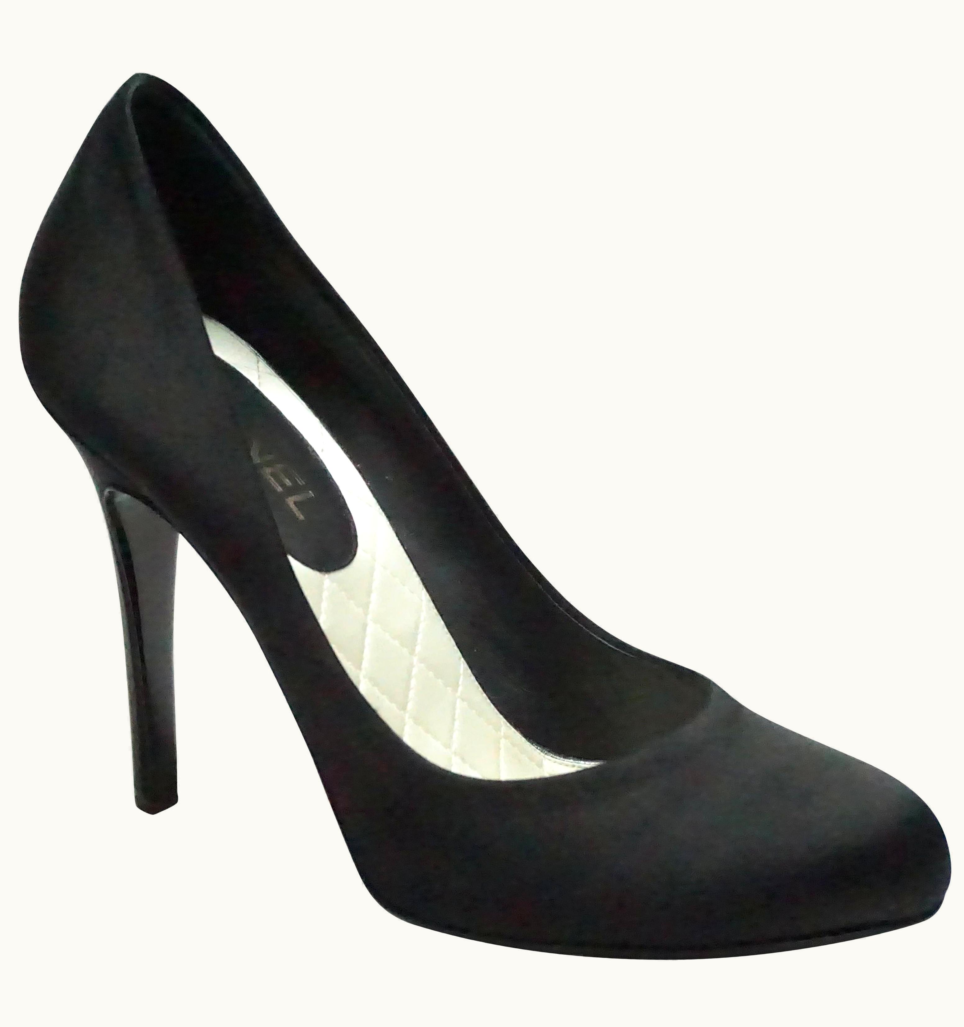 Chanel Chanel Black Satin Classic Pump WS/S Cc Logo