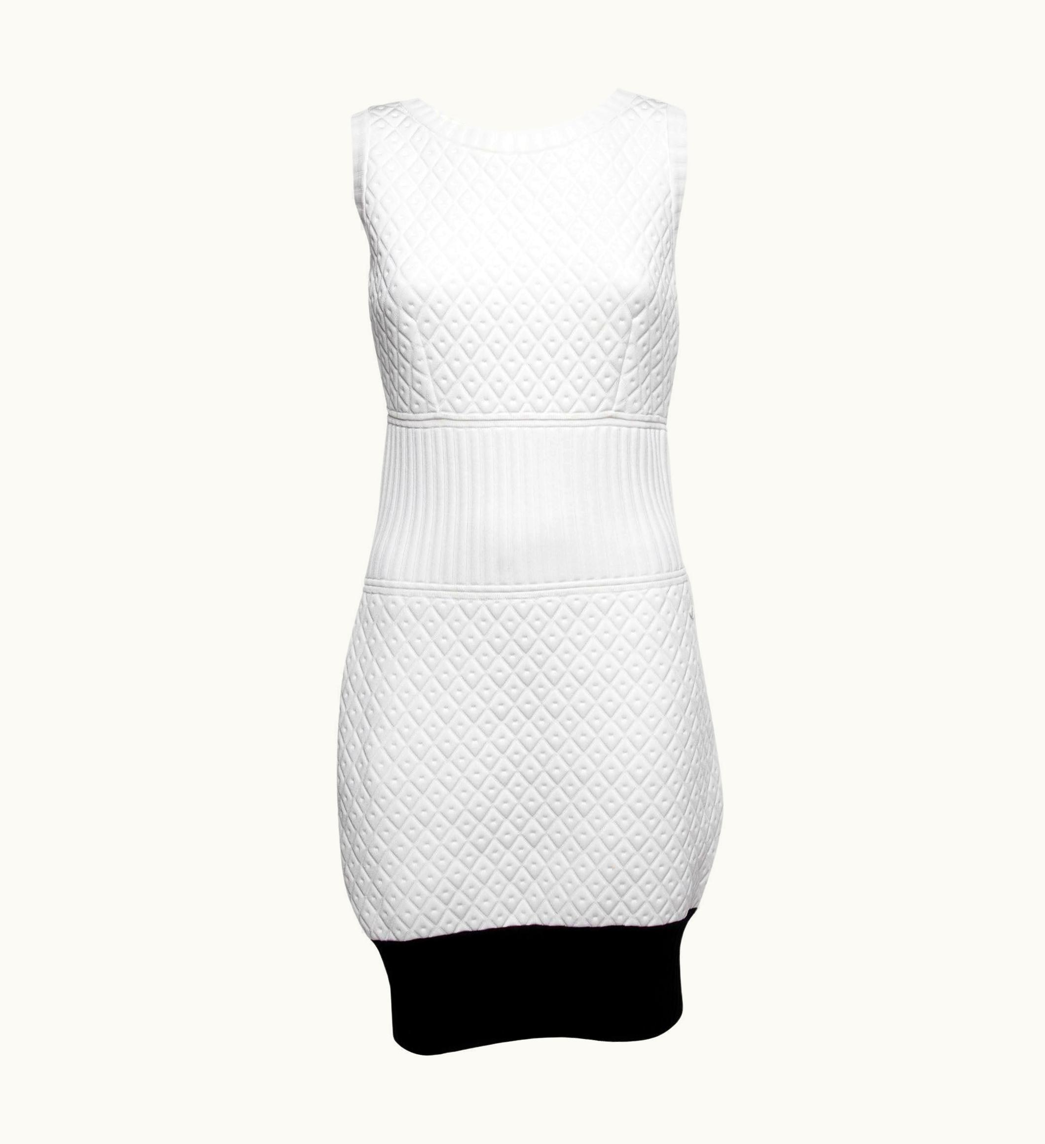Chanel Chanel White Patterned Knit Sleeveless Sheath Dress