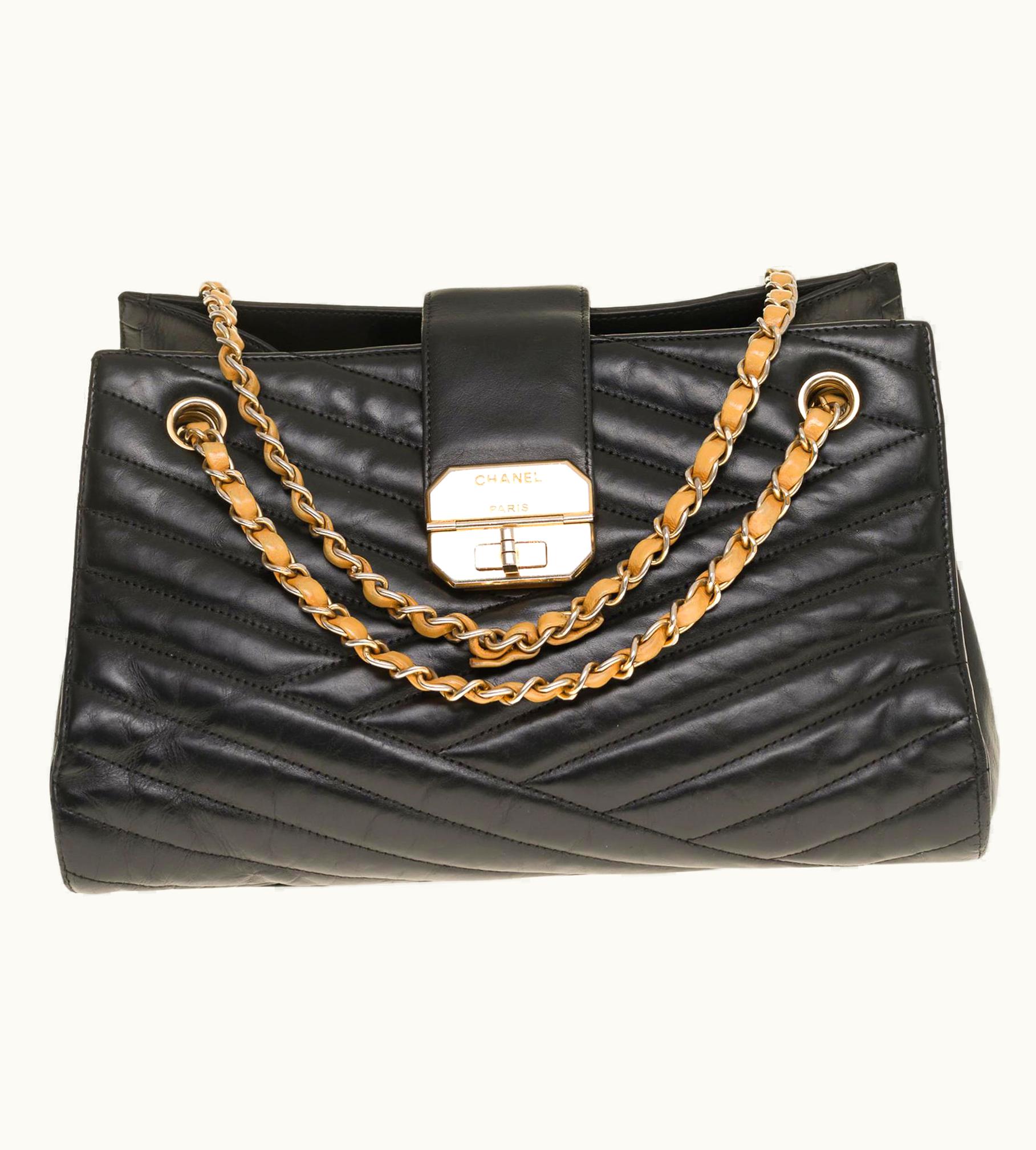Chanel Chanel Shoulder Bag In Black Chevron Quilted Leather, Ghw