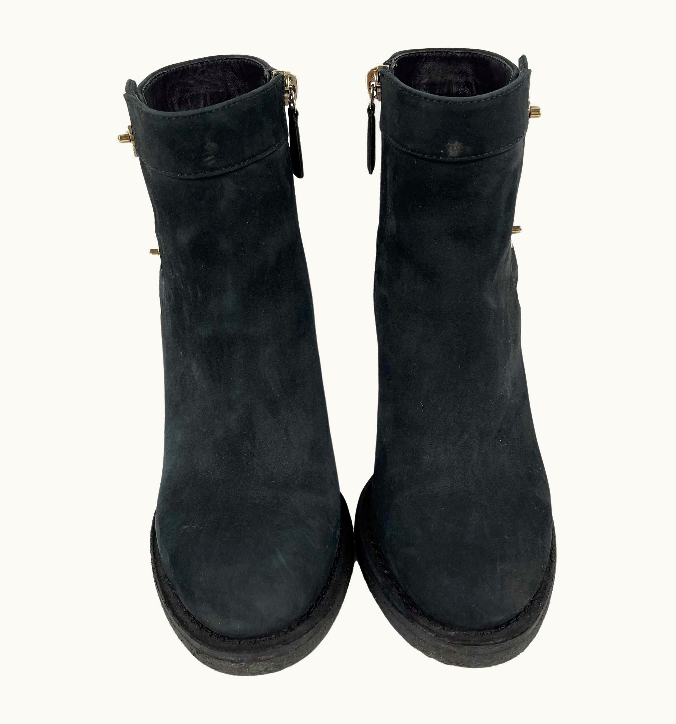 Chanel Chanel Cc Turnlock Leather Heeled Booties Black, Gold 36.5