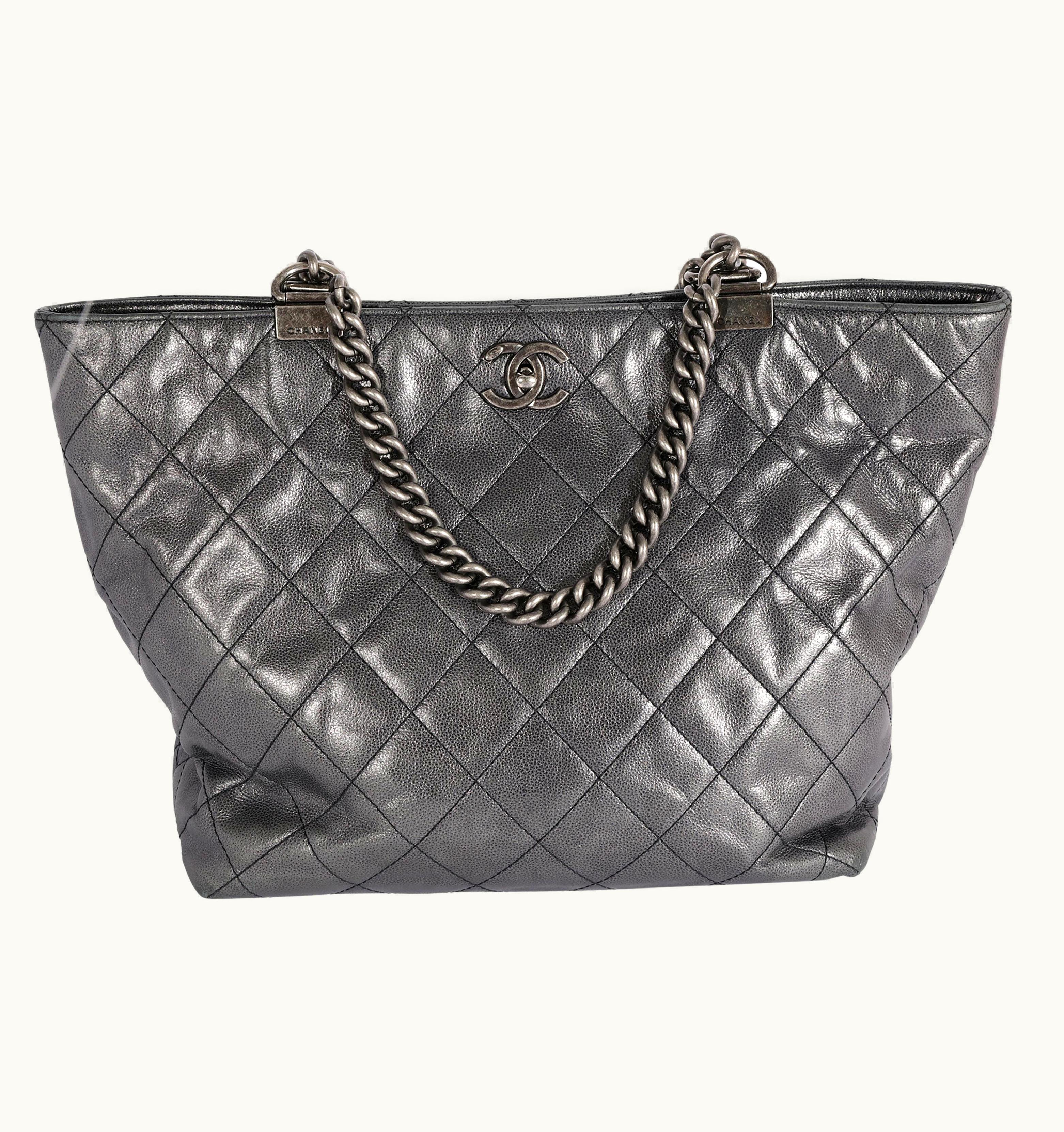 Chanel Chanel Metallic Blue Quilted Calfskin Shopping In Chains Tote UZ0595028
