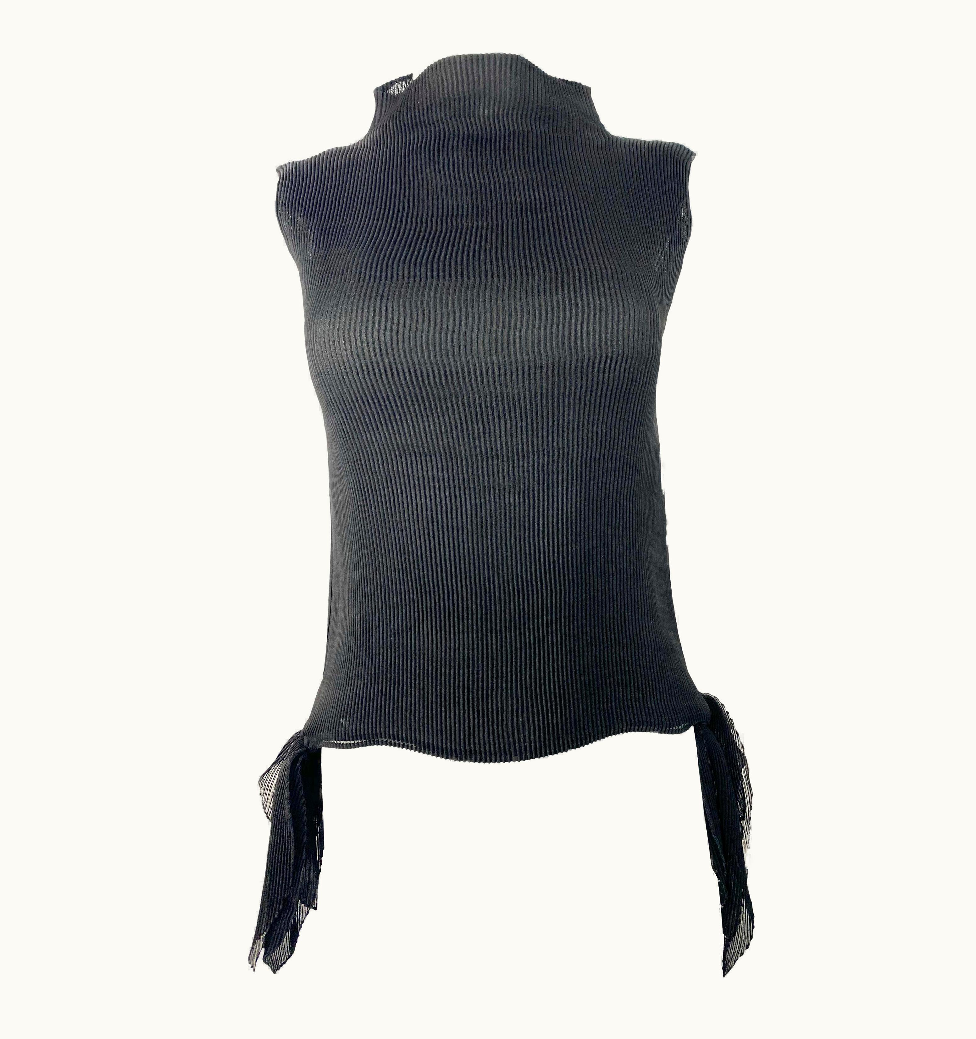 Issey Miyake Issey Miyake Black Sleeveless Top