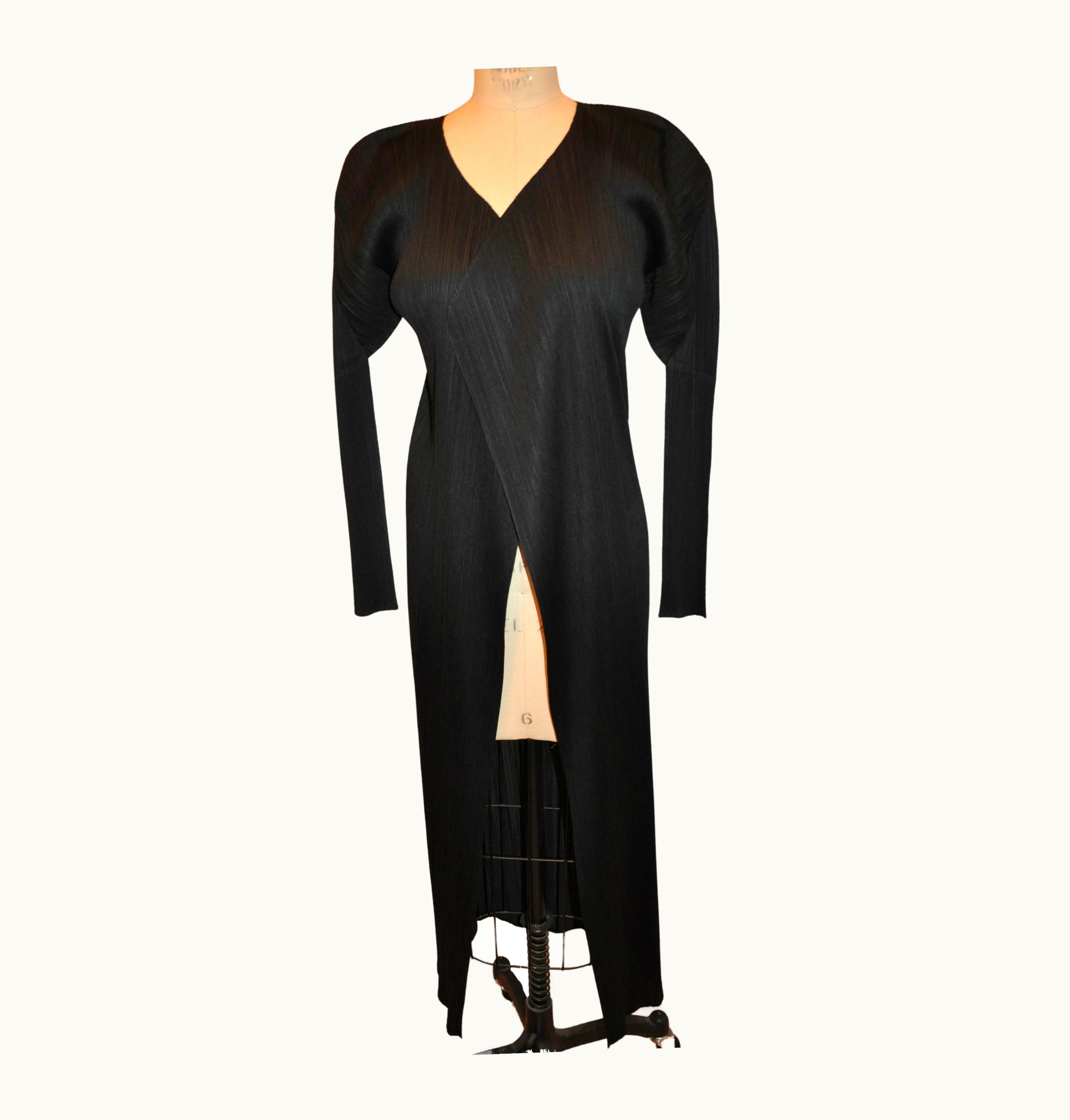 Issey Miyake Issey Miyake Wonderful Iconic Signature Jet Black Open Coat