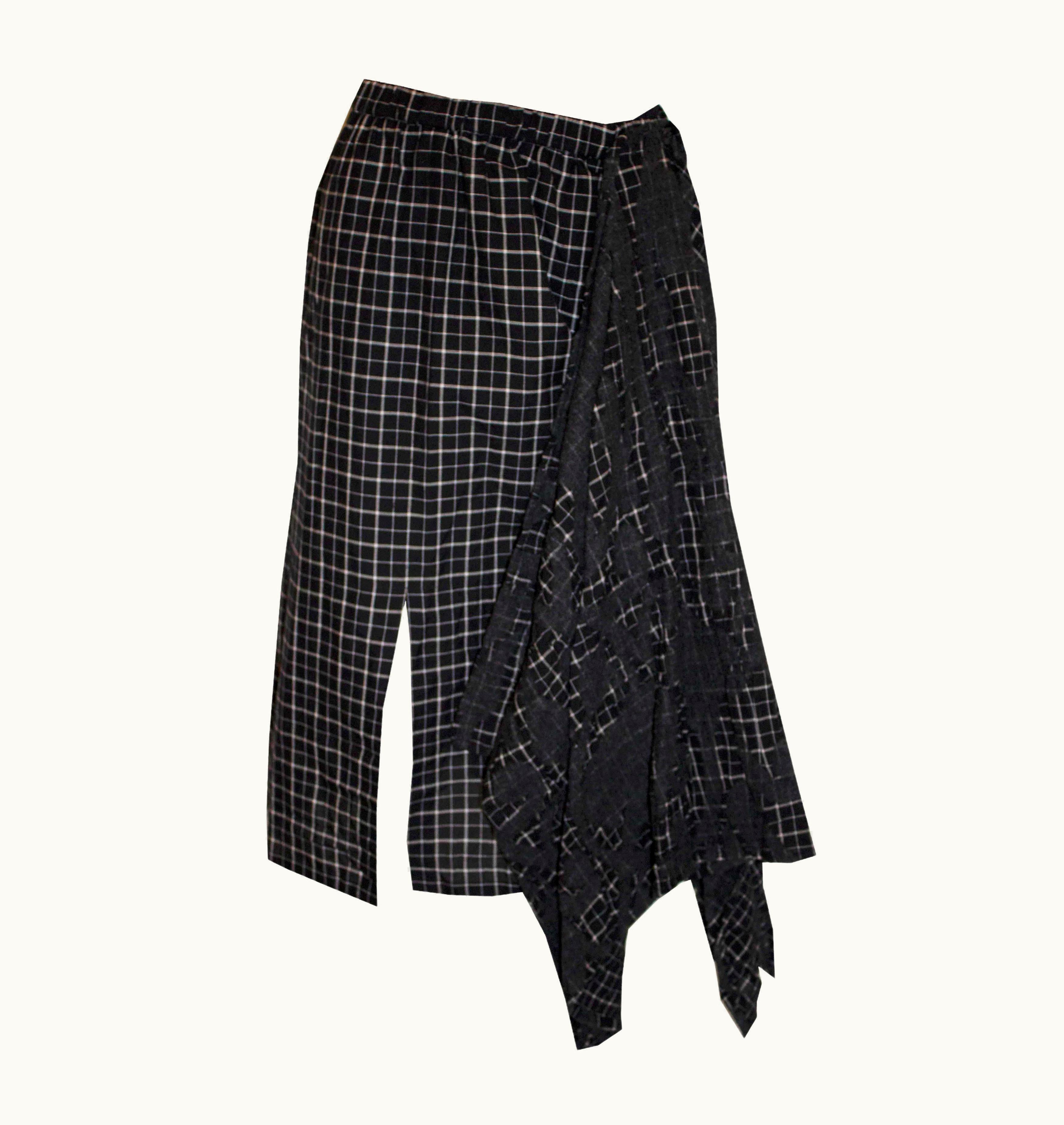 Issey Miyake Miyake Heart S/S Haat Black And White Skirt With Detachable Frill/Apron Front