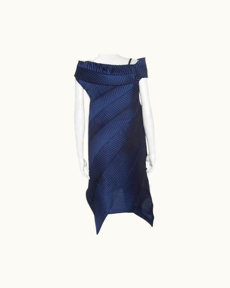 Issey Miyake Issey Miyake Navy Blue Pleated Boat Neck Asymmetric Dress UZ0597762