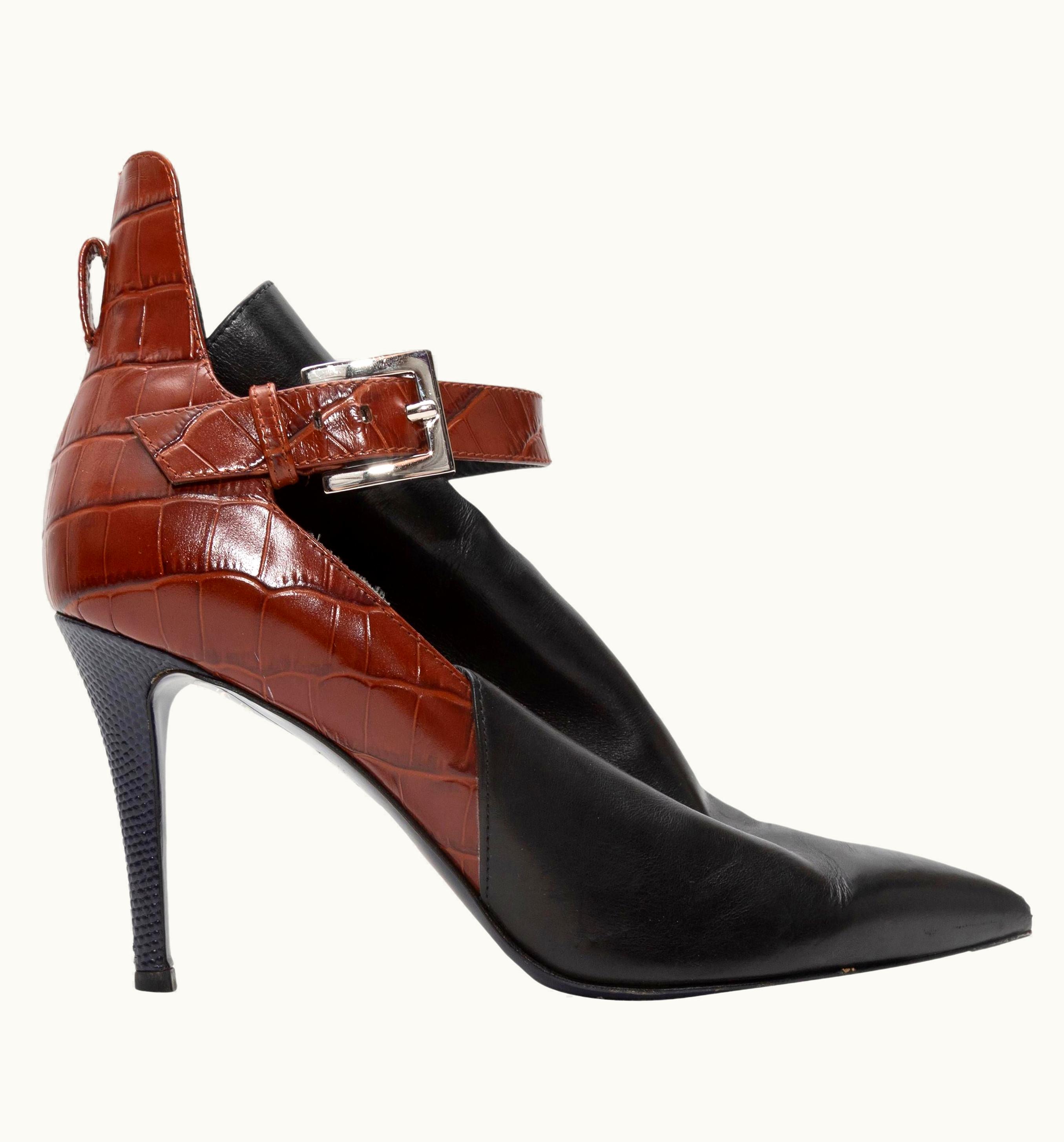 Fendi Fendi Black & Brown Pointed-Toe Buckle Booties