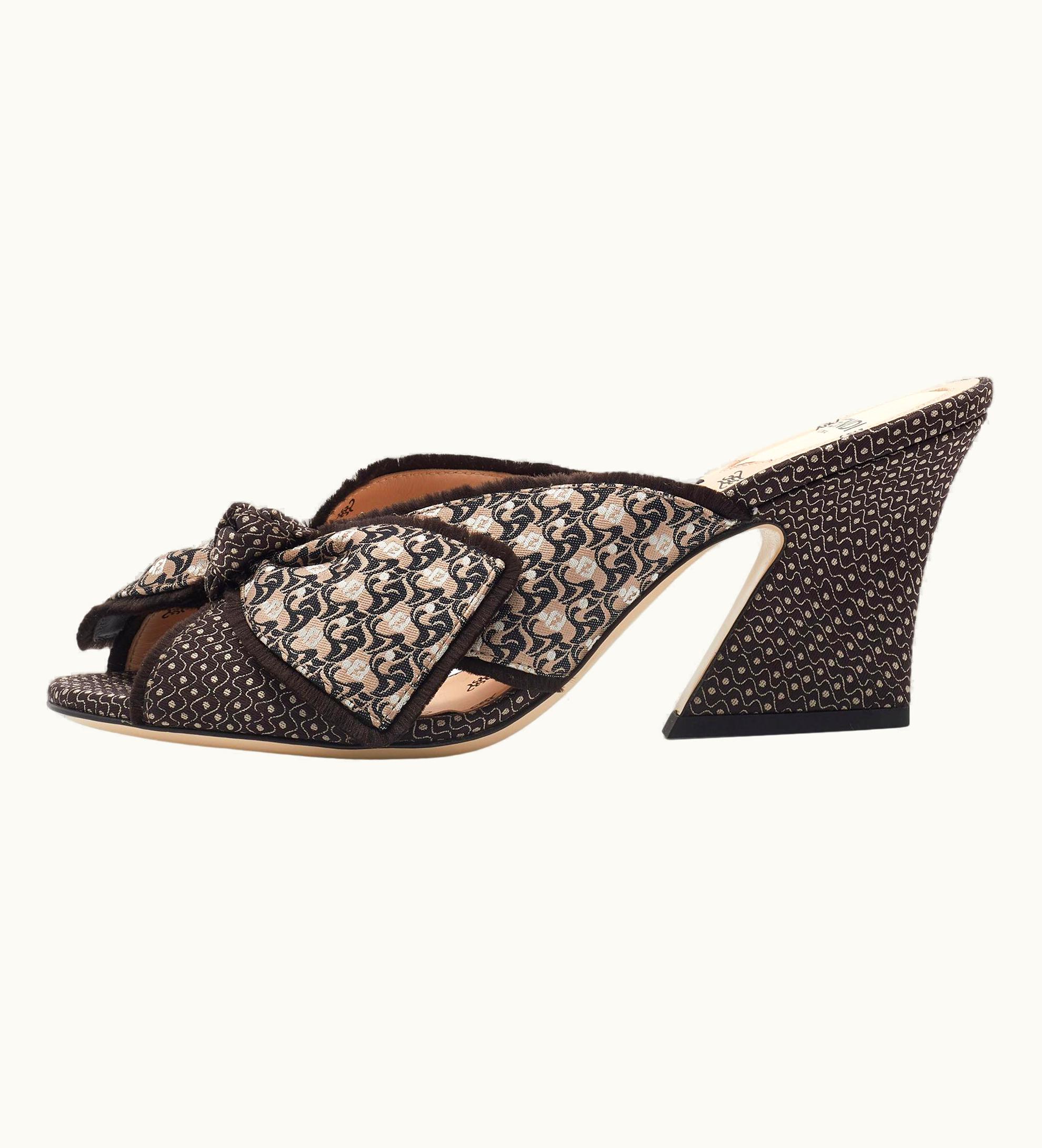 Fendi Fendi Brown Fabric Knotted Slide Sandals