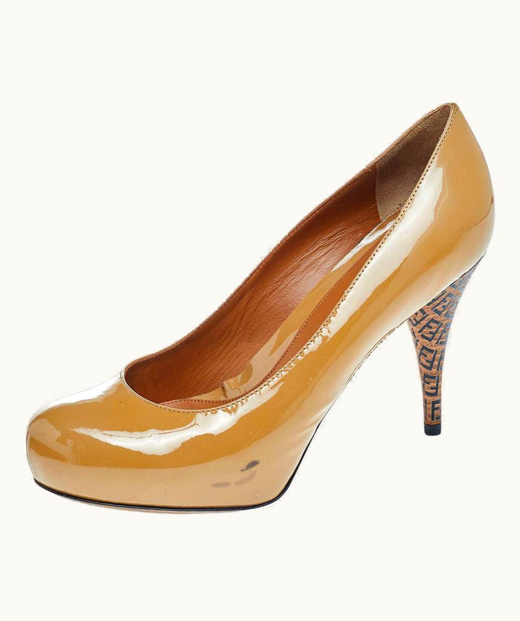 Fendi Fendi Beige Patent Leather Platform Pumps