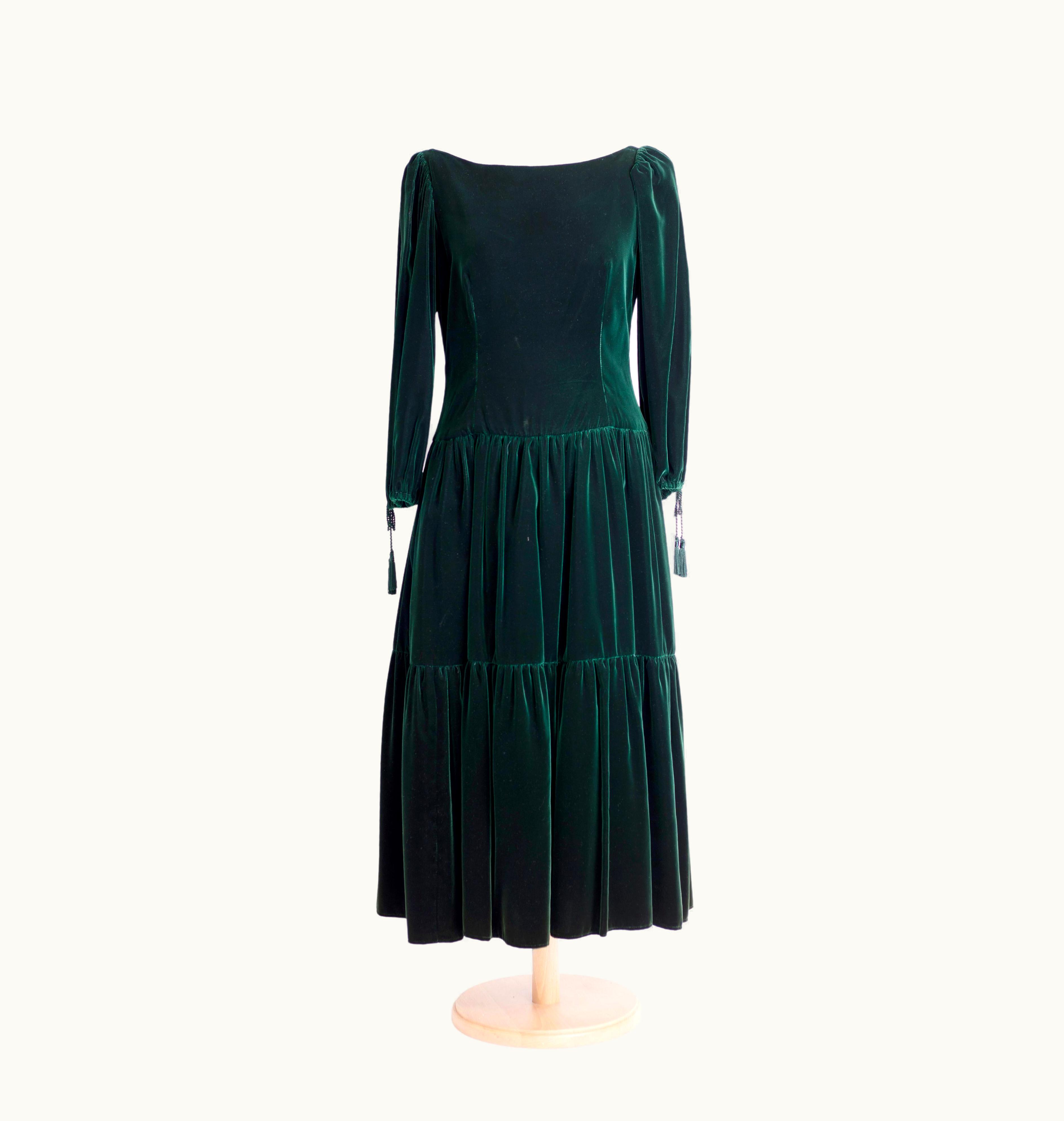 Oscar De La Renta 1990s Oscar De La Renta Green Velvet Dress