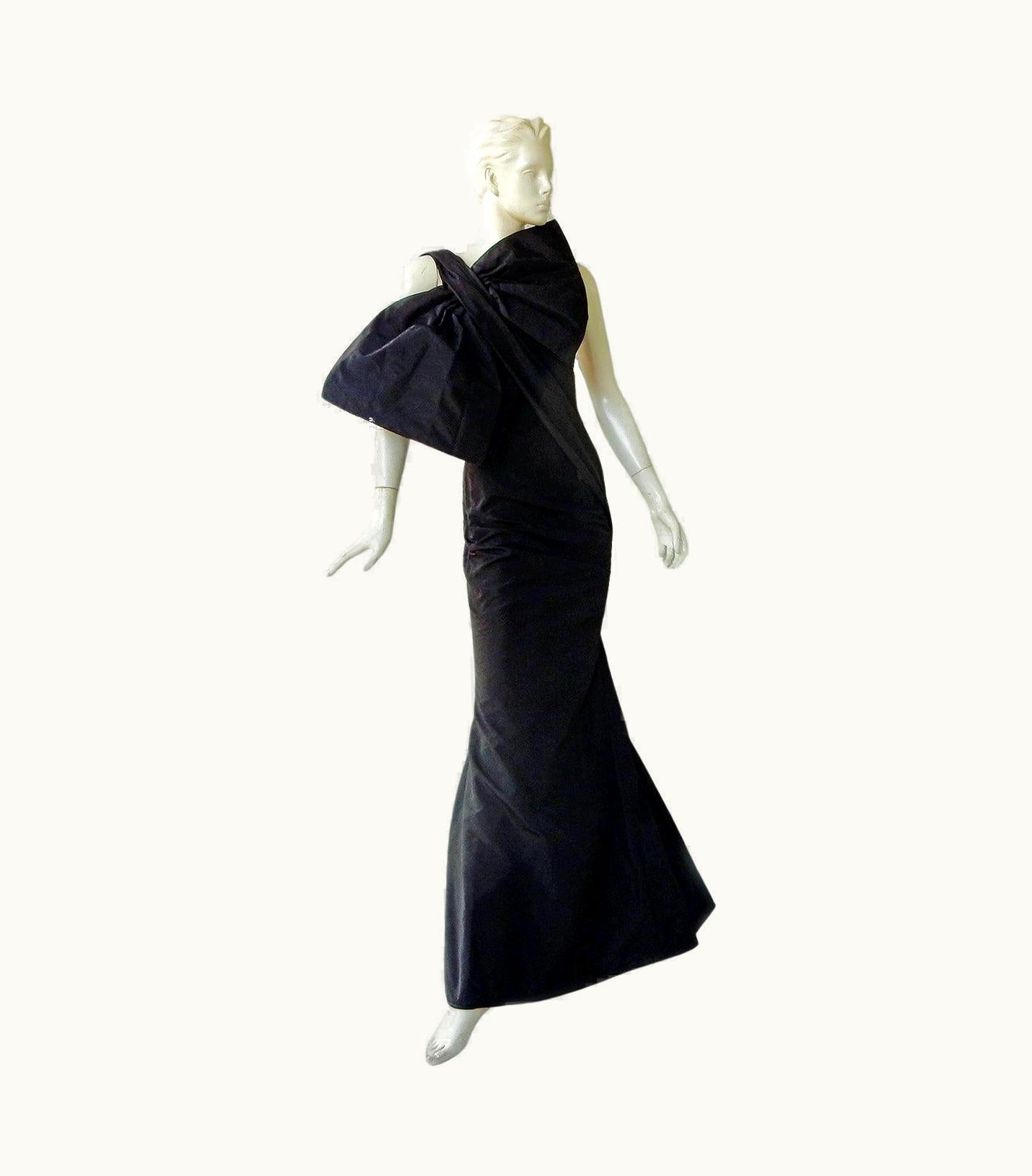 Alexander McQueen Alexander McQueen 2005 Showstopper Hi Fashion Runway Gown Special Event Dress