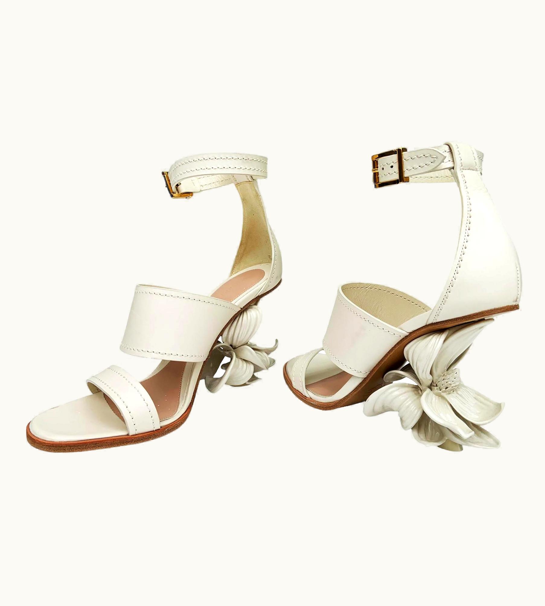 Alexander McQueen Nwt Alexander McQueen 3d Magnolia Flower Heel Off White Shoes Sandals Italian