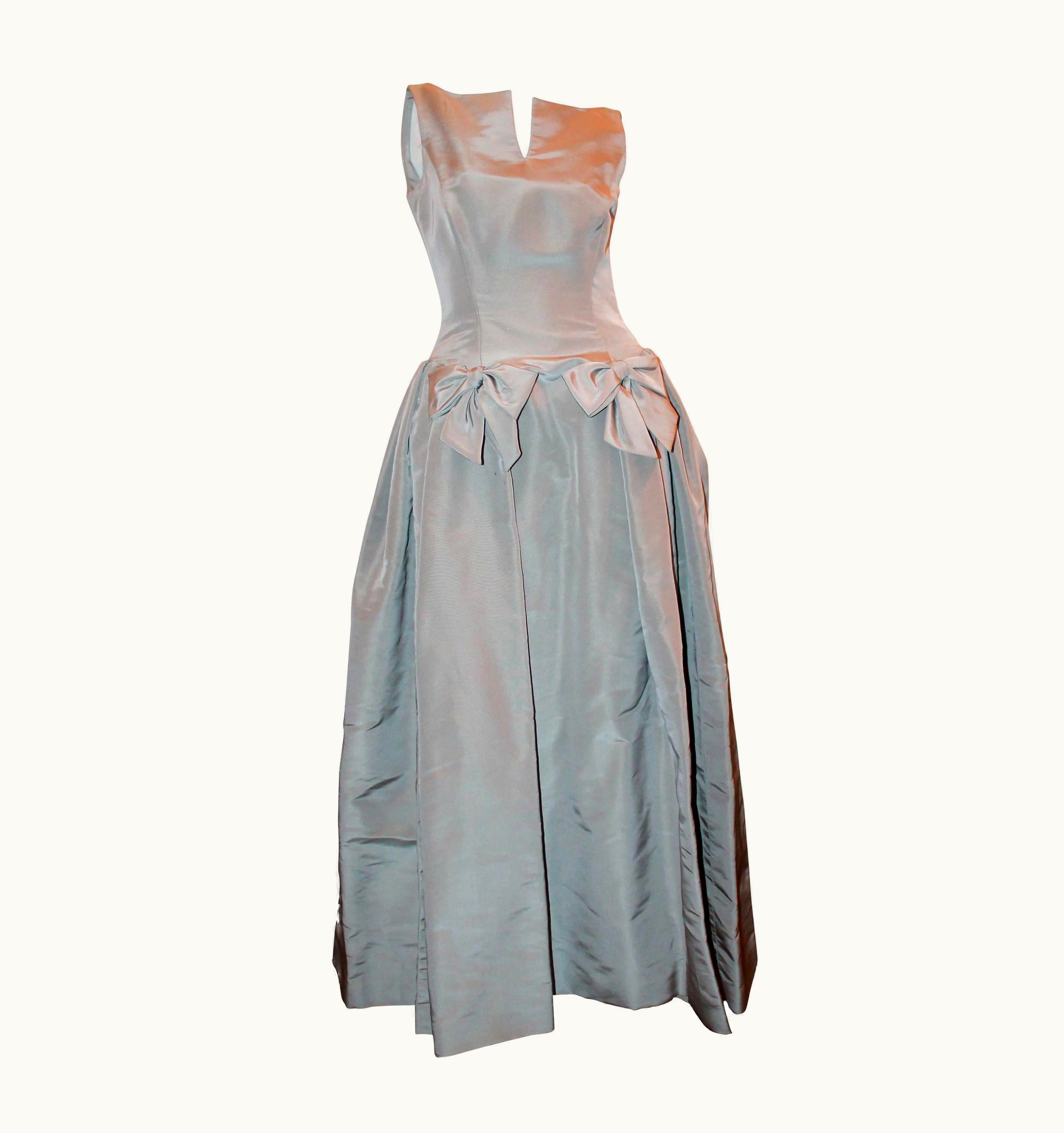 Oscar De La Renta Oscar De La Renta Taupe Silk Taffeta Ball Gown