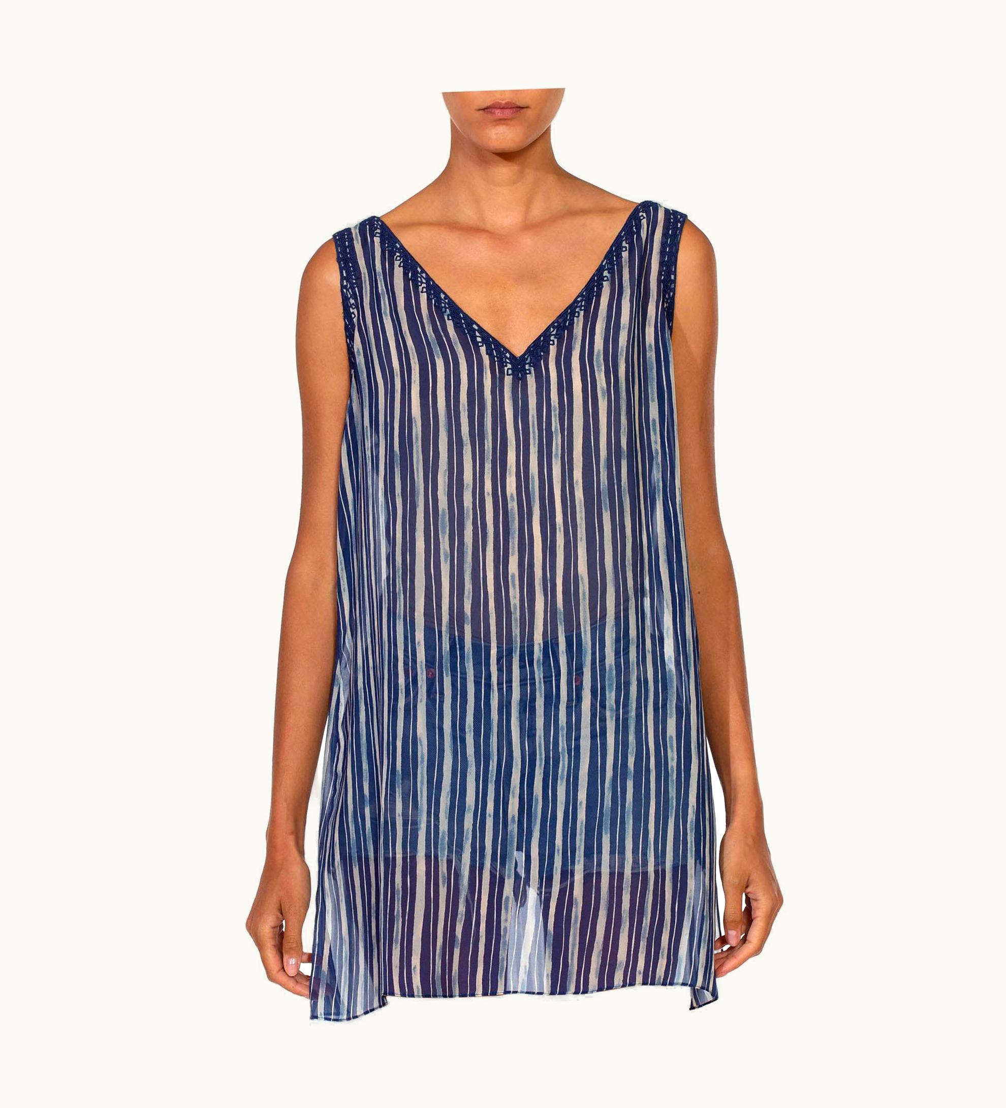 Oscar De La Renta 1990s Oscar De La Renta Blue & White Embroidered Silk Shell Top